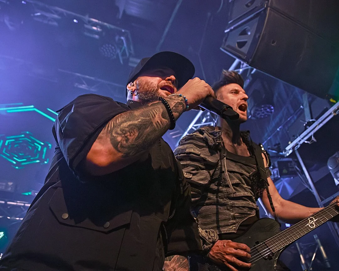 Smash into pieces 10.jpg