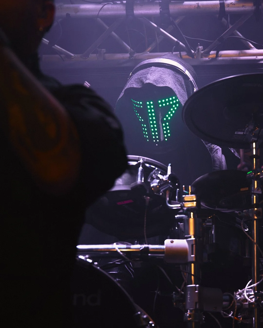 Smash into pieces 1.jpg