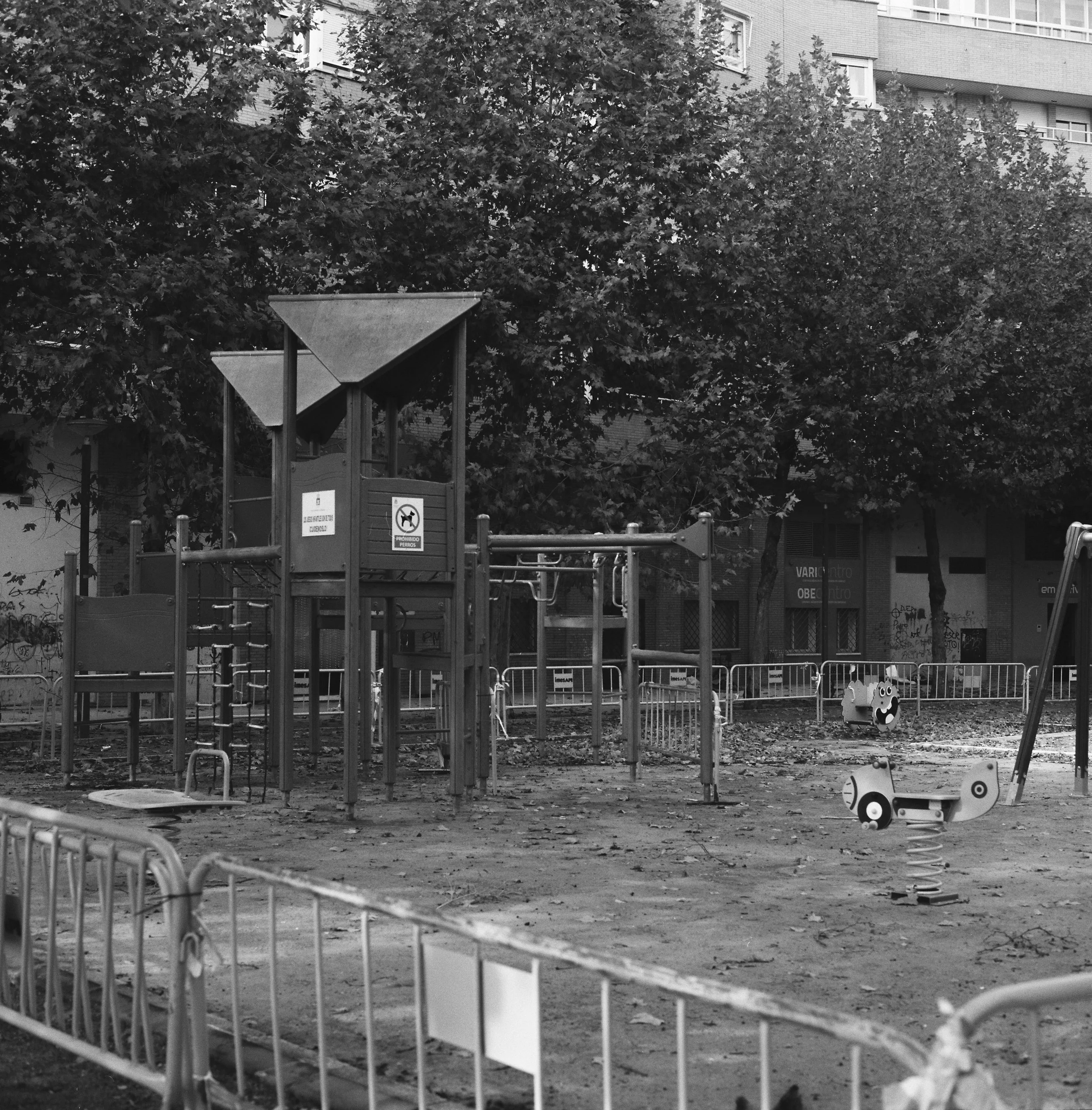 2511_Badajoz_Delta400_Bronica SQ-A (1).jpg