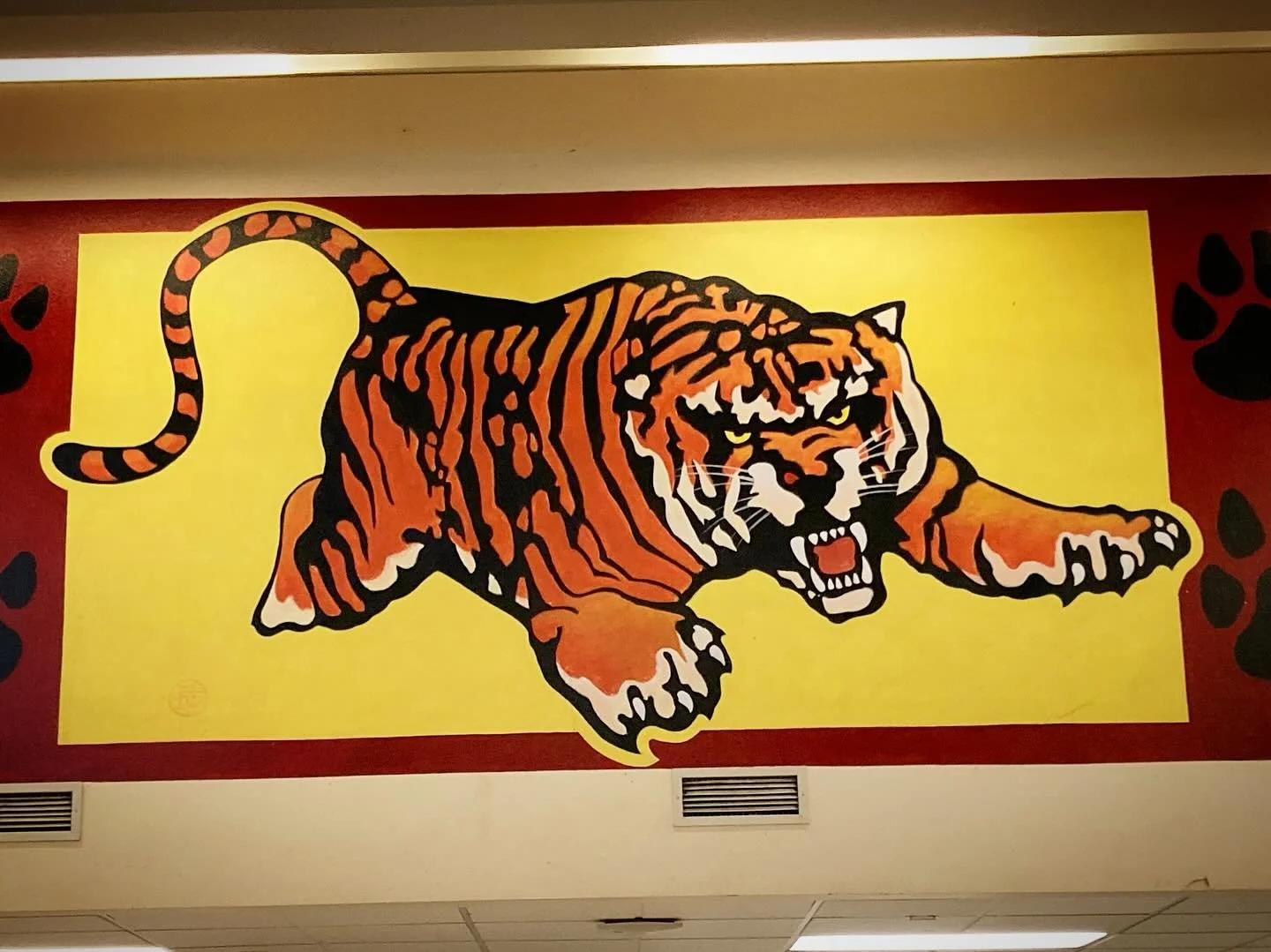 Kicking&rsquo; it back at the old school tonight for some EHS v THS volleyball!