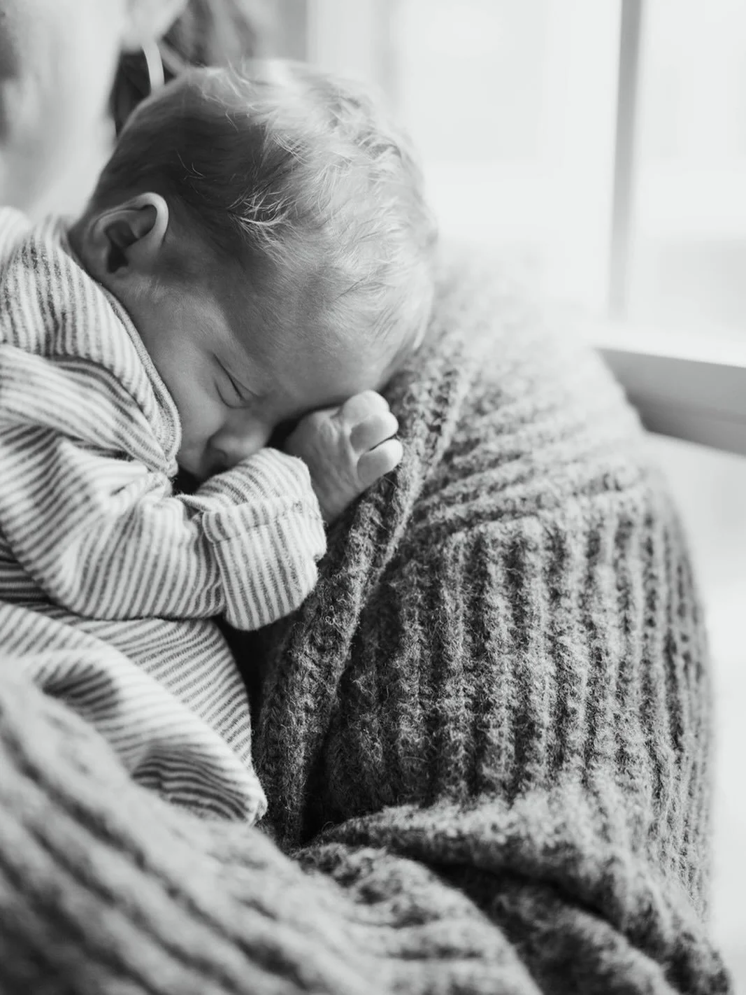 This cold weather makes us all want to cuddle up and get cozy!🍁🍂☕️