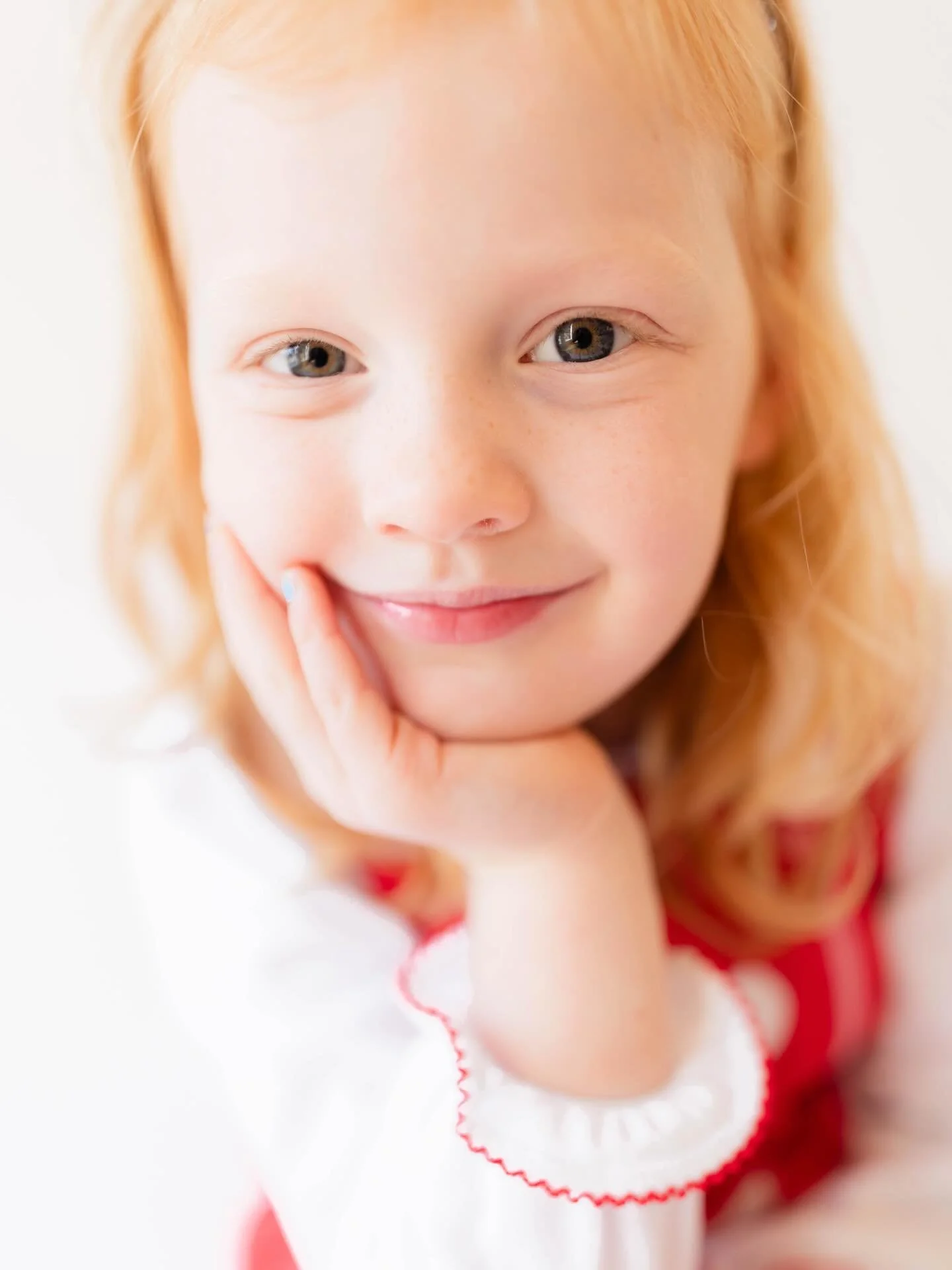 I am doing something NEW this year with Big Feels! These photos have always been in B&amp;W only, but for an additional fee I will send you every photo in color, as well! These sessions are fast and fun, and they&rsquo;re the perfect way to capture y