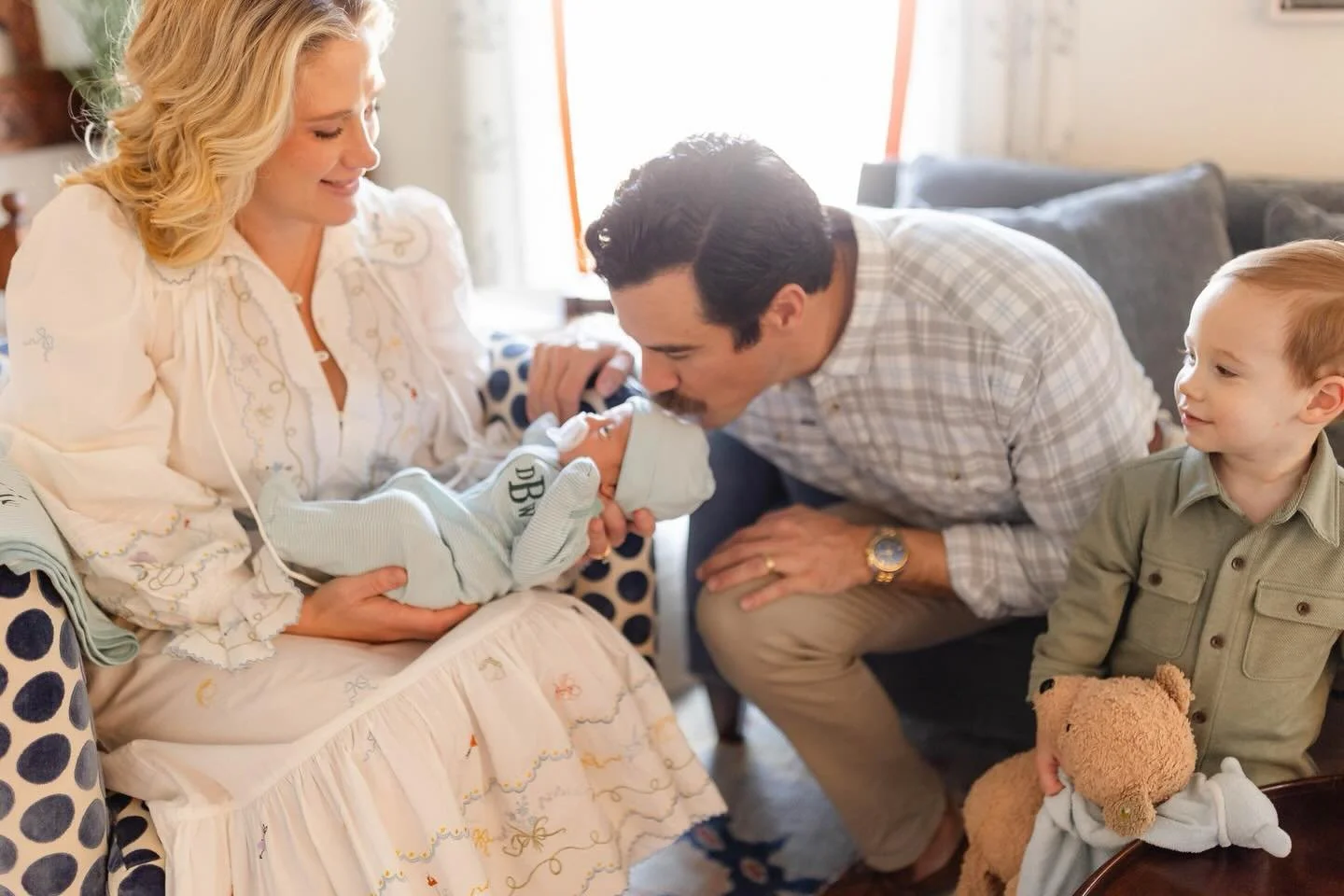 Oh boy🩵I got to hang out with the cutest new family of 4! I can&rsquo;t wait to share more of this precious newborn gallery with you soon🩵