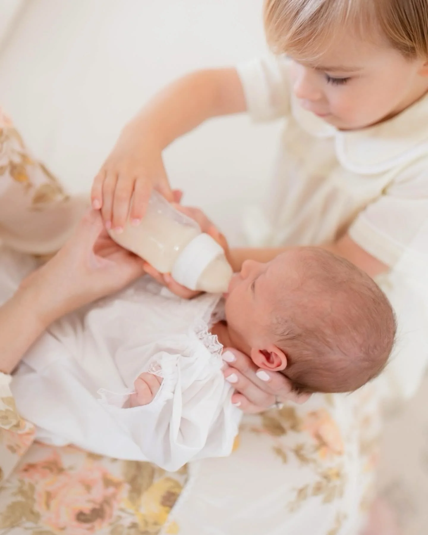 A newborn preview with the best big brother! So happy for this precious family!💛