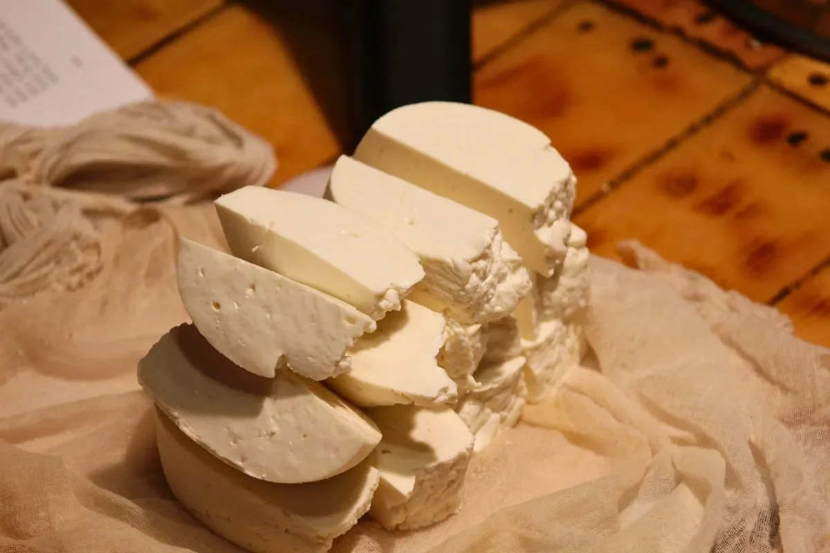 Sheep-Milk-Feta-ready-to-salt.jpg.webp