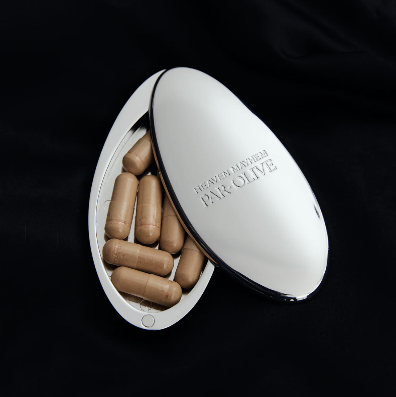 Par Olive x Heaven Mayhem Capsule Case1.png