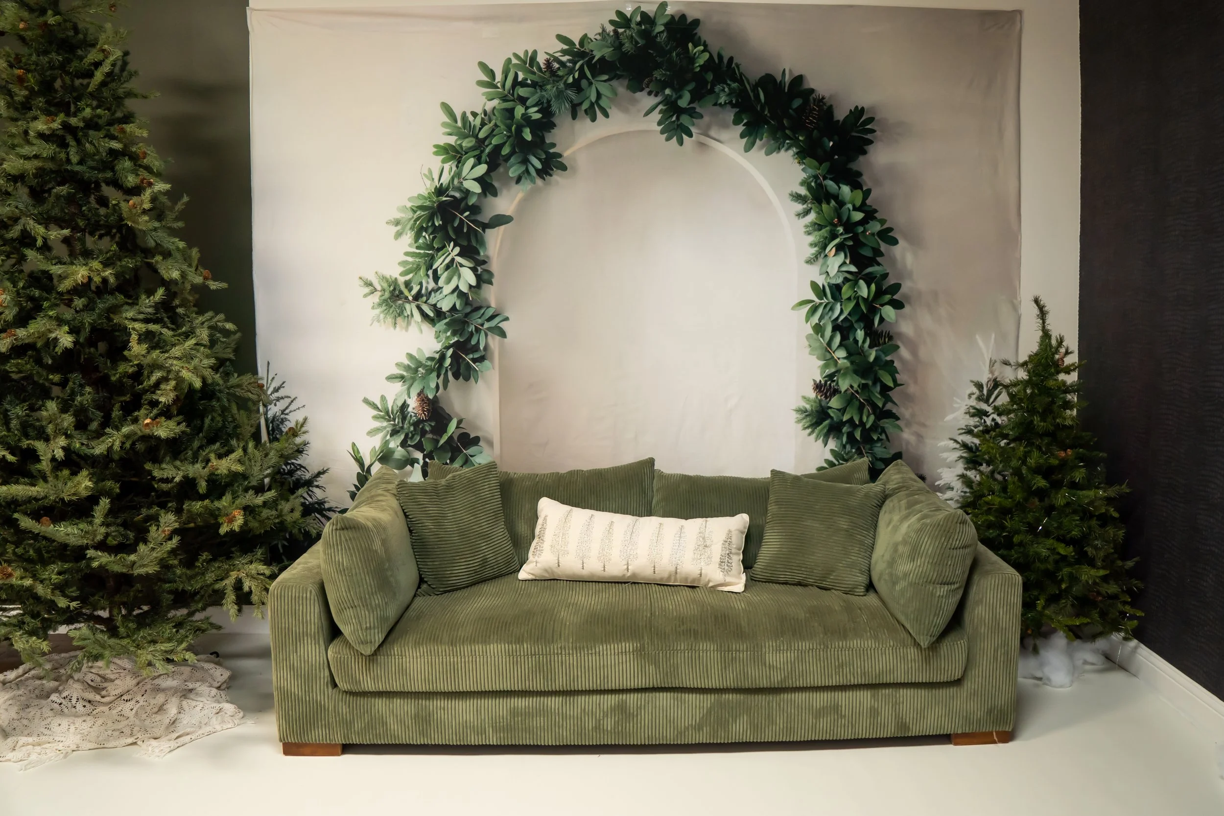 Christmas 903 Studio 2025-00488.jpg