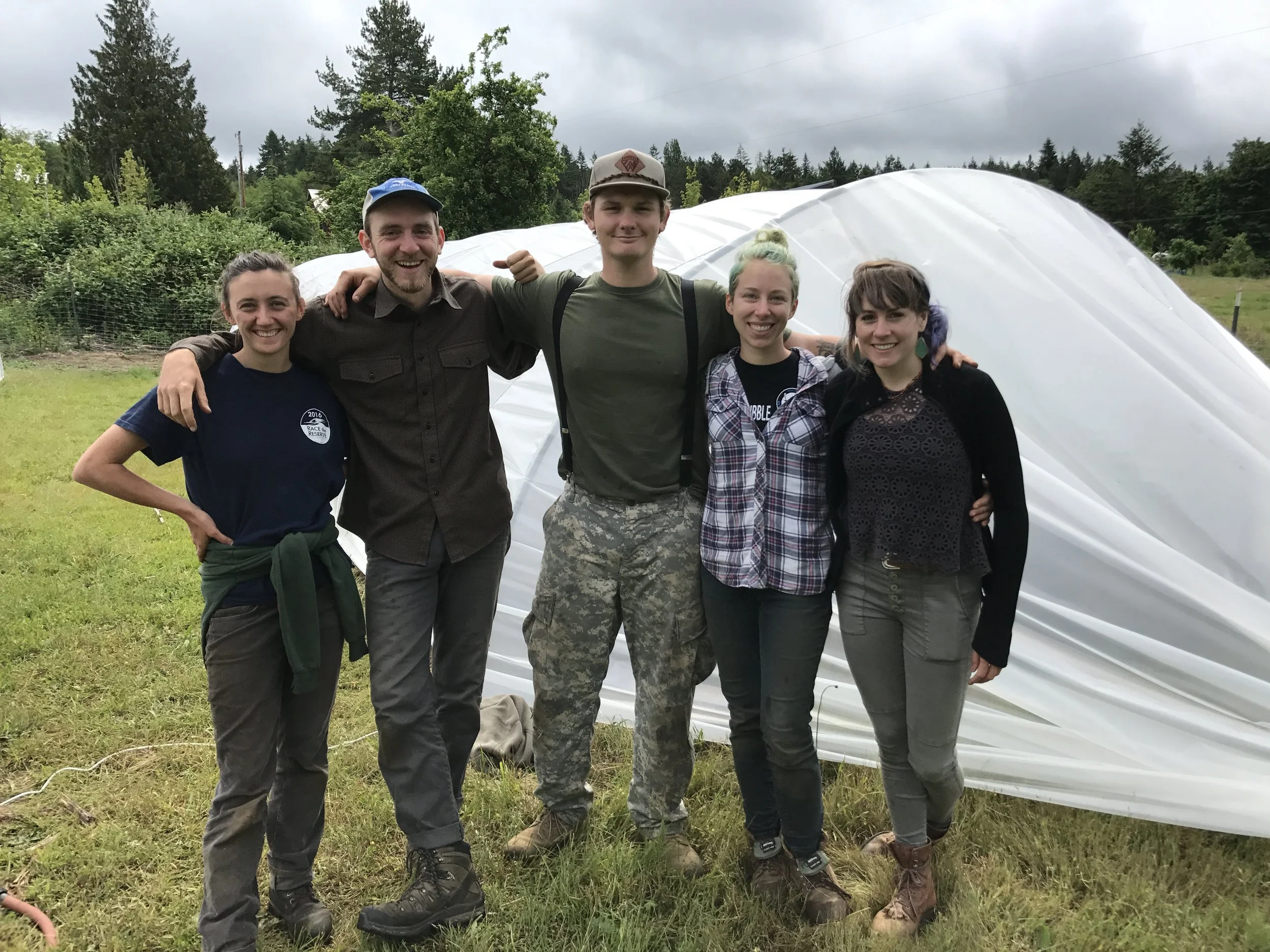 Now Hiring for 2018 Garden Apprentices!