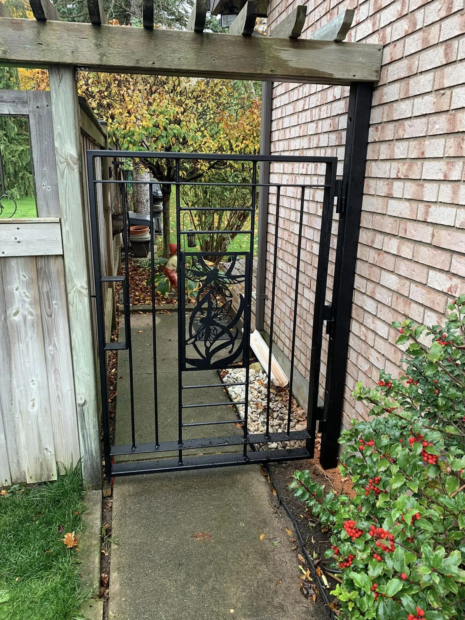 gate 2.jpg