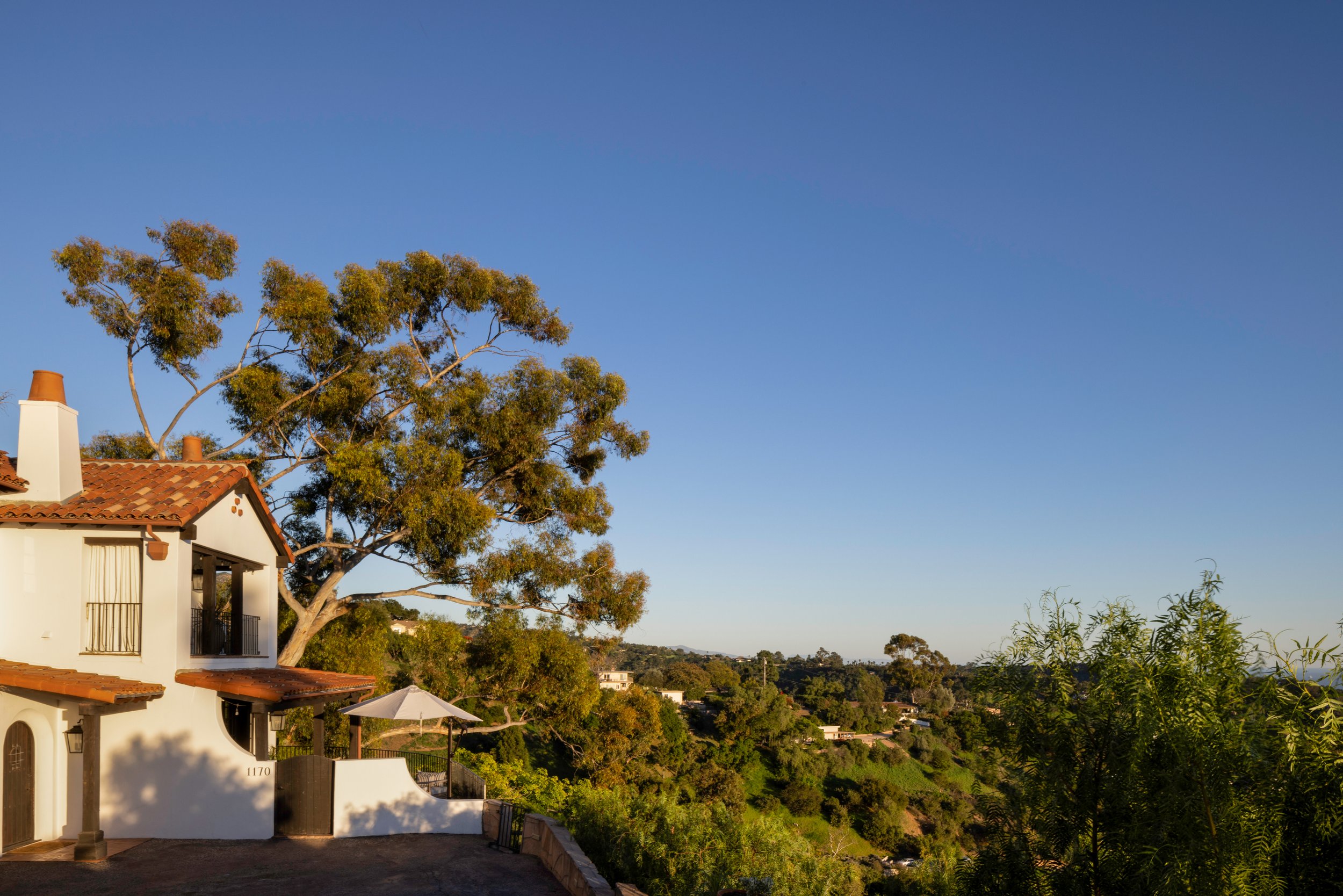 MollyRosePhoto-Feb-2022-DMAR Interiors-Panorama-719-Edit.jpeg