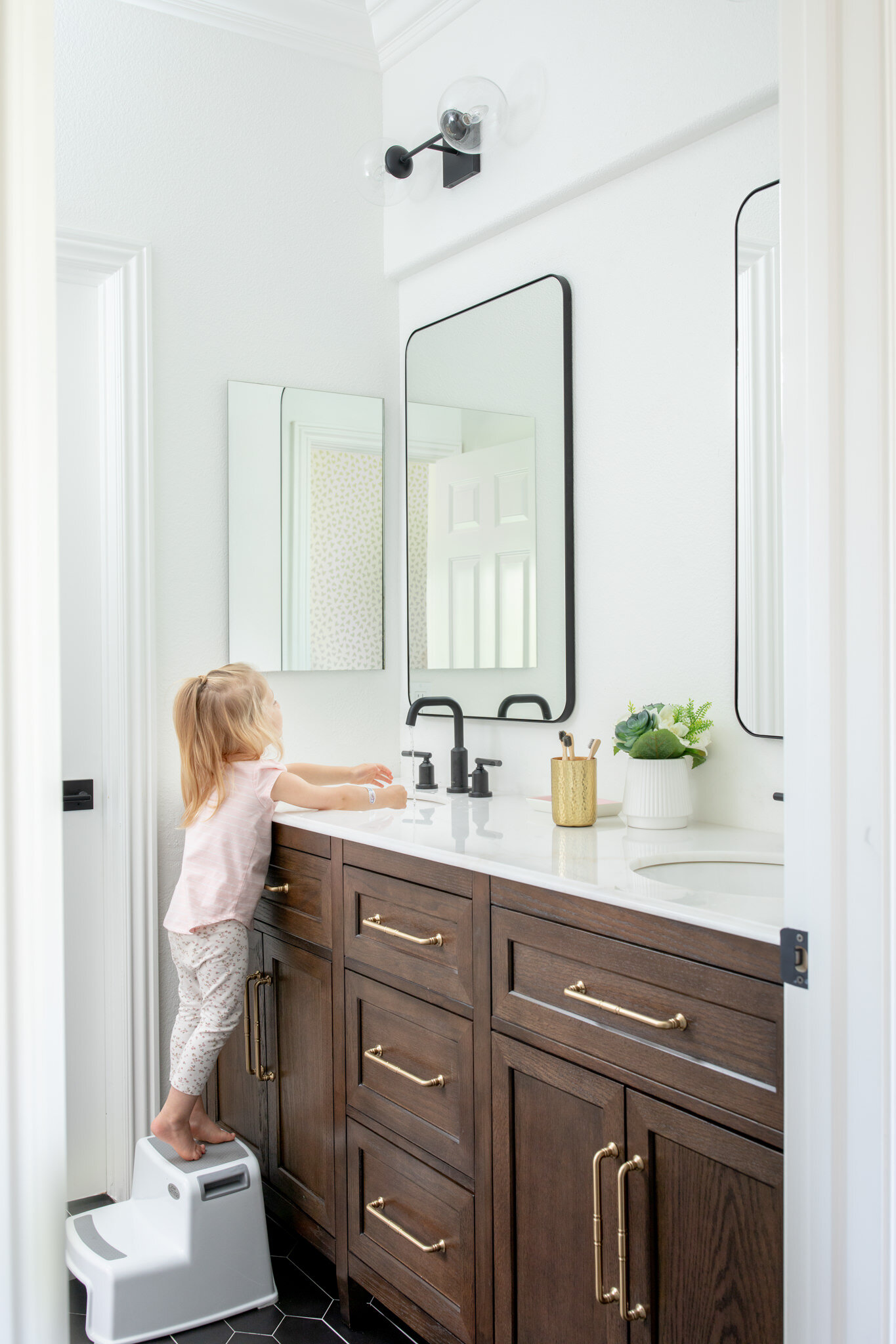 MollyRosePhoto-DMAR Interiors-Wellbrook-9041-2-Edit.jpg