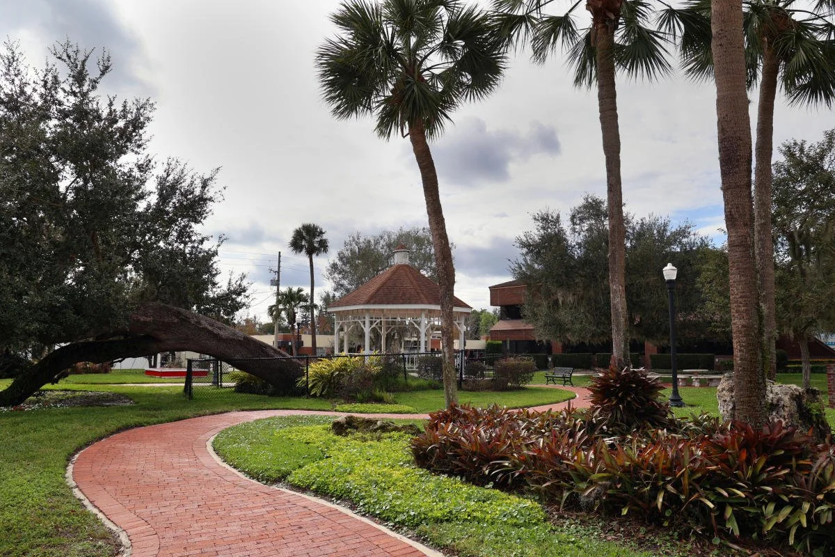 College Park Orlando neighborhood