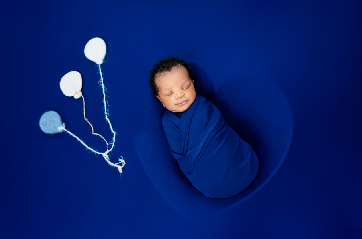 newborn family photographer in calgary