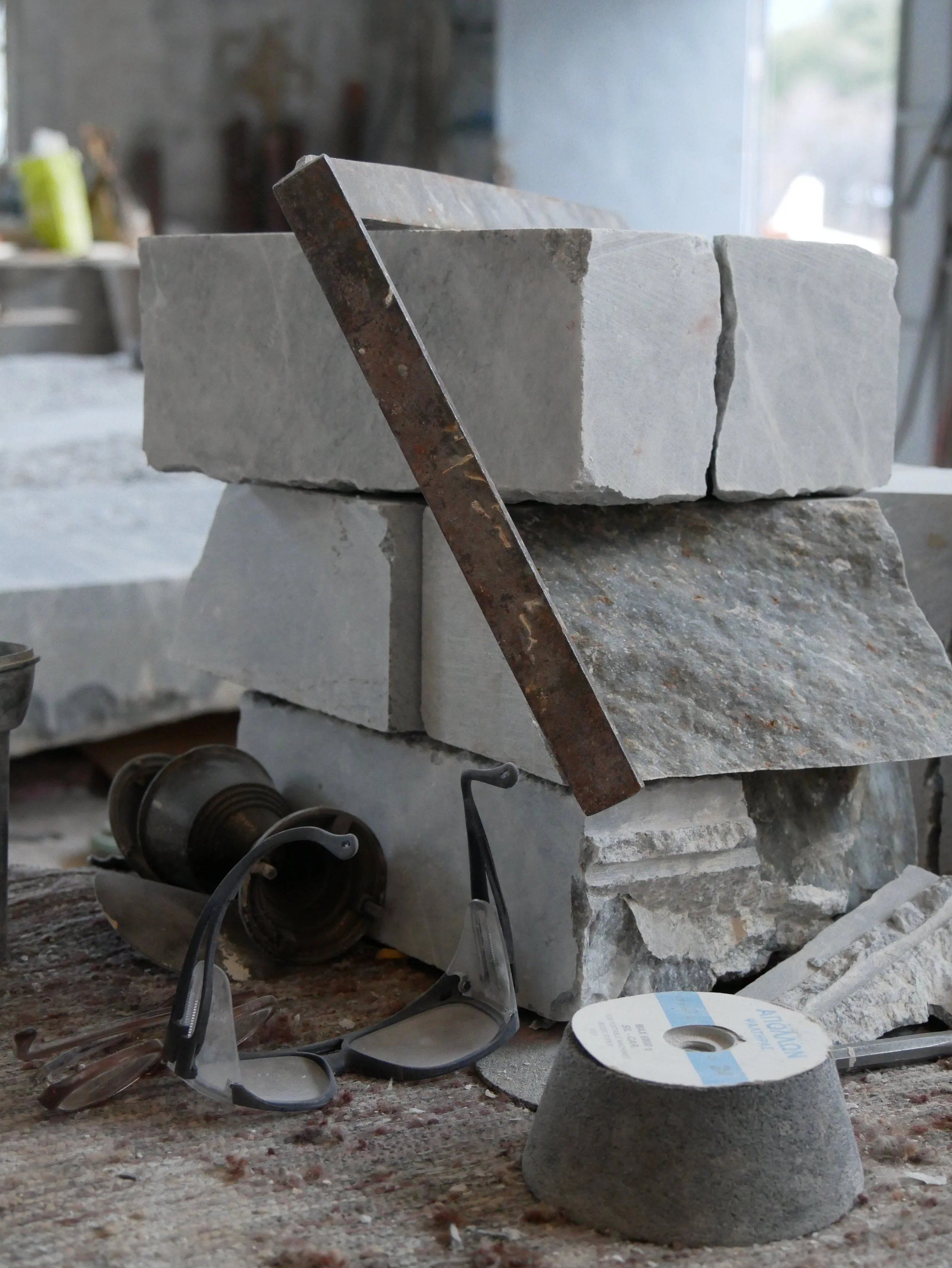 leftovers in the stone workshop - 2019 - Digital photograph