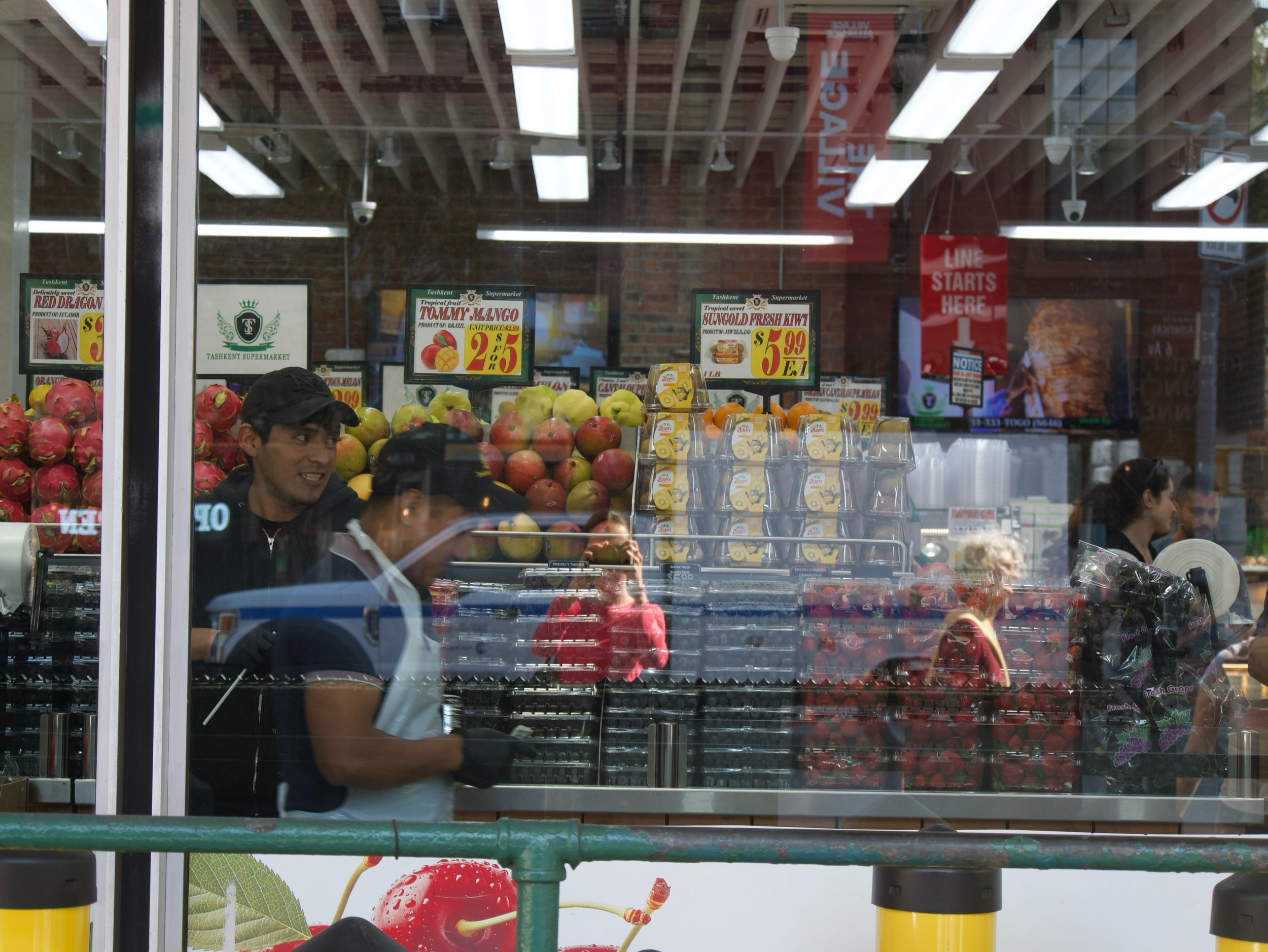 fruitsfull - 2025 - Digital photograph