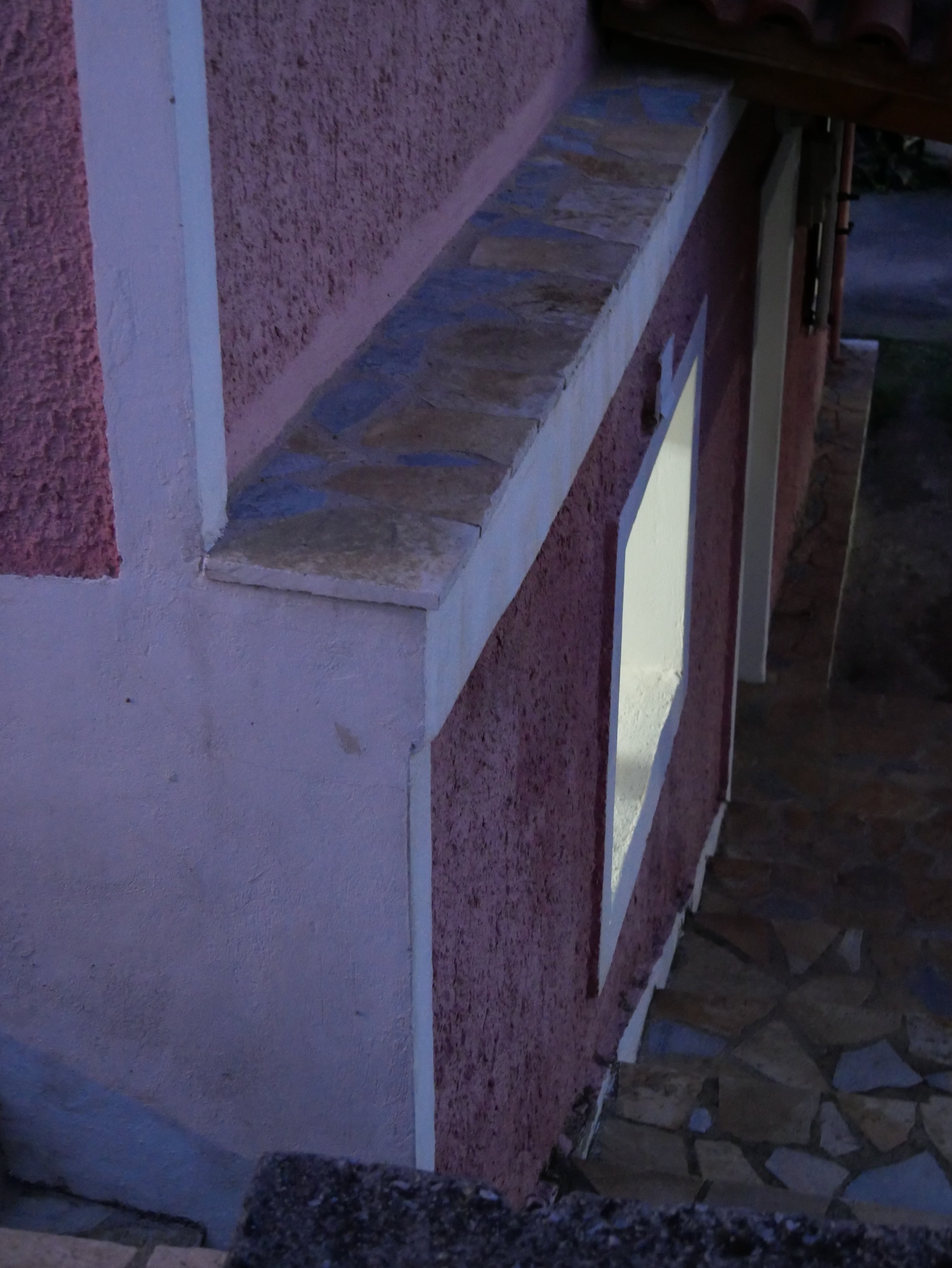 late arrival at the village - 2019 - Digital photograph