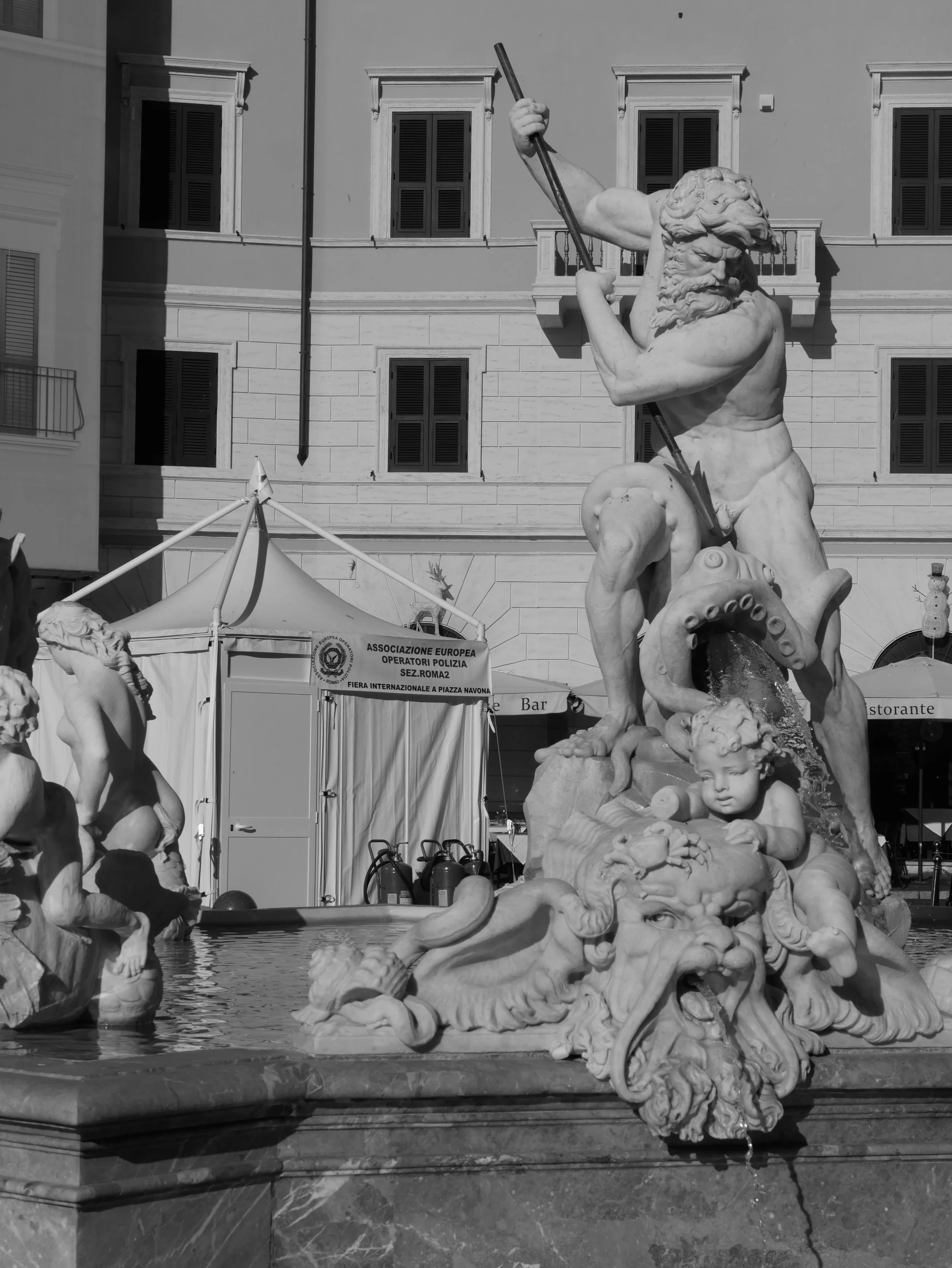 tente sur la Piazza di Navona - 2025 - Digital photograph