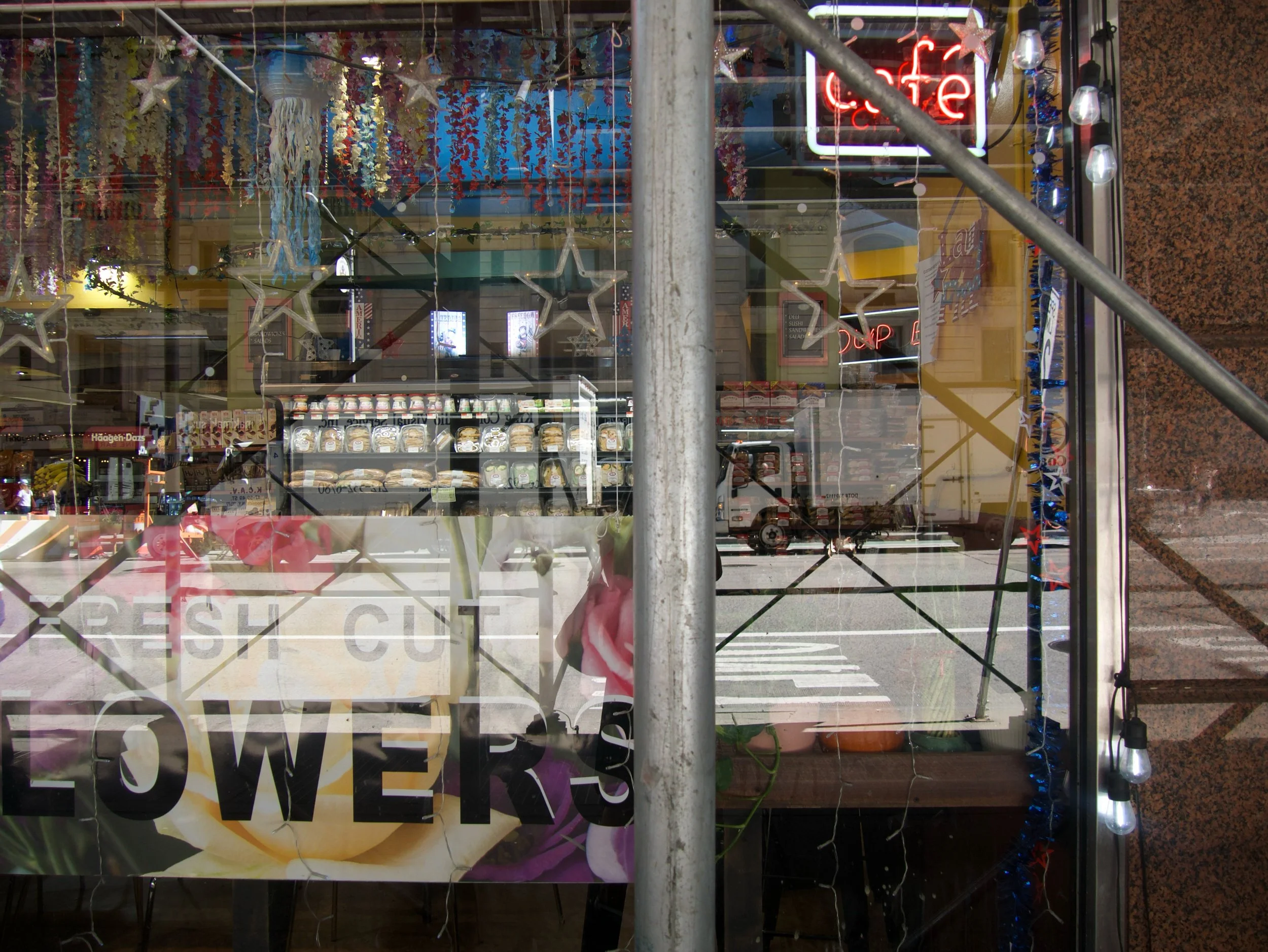 café FRESH CUT LOWERS - 2025 - Digital photograph