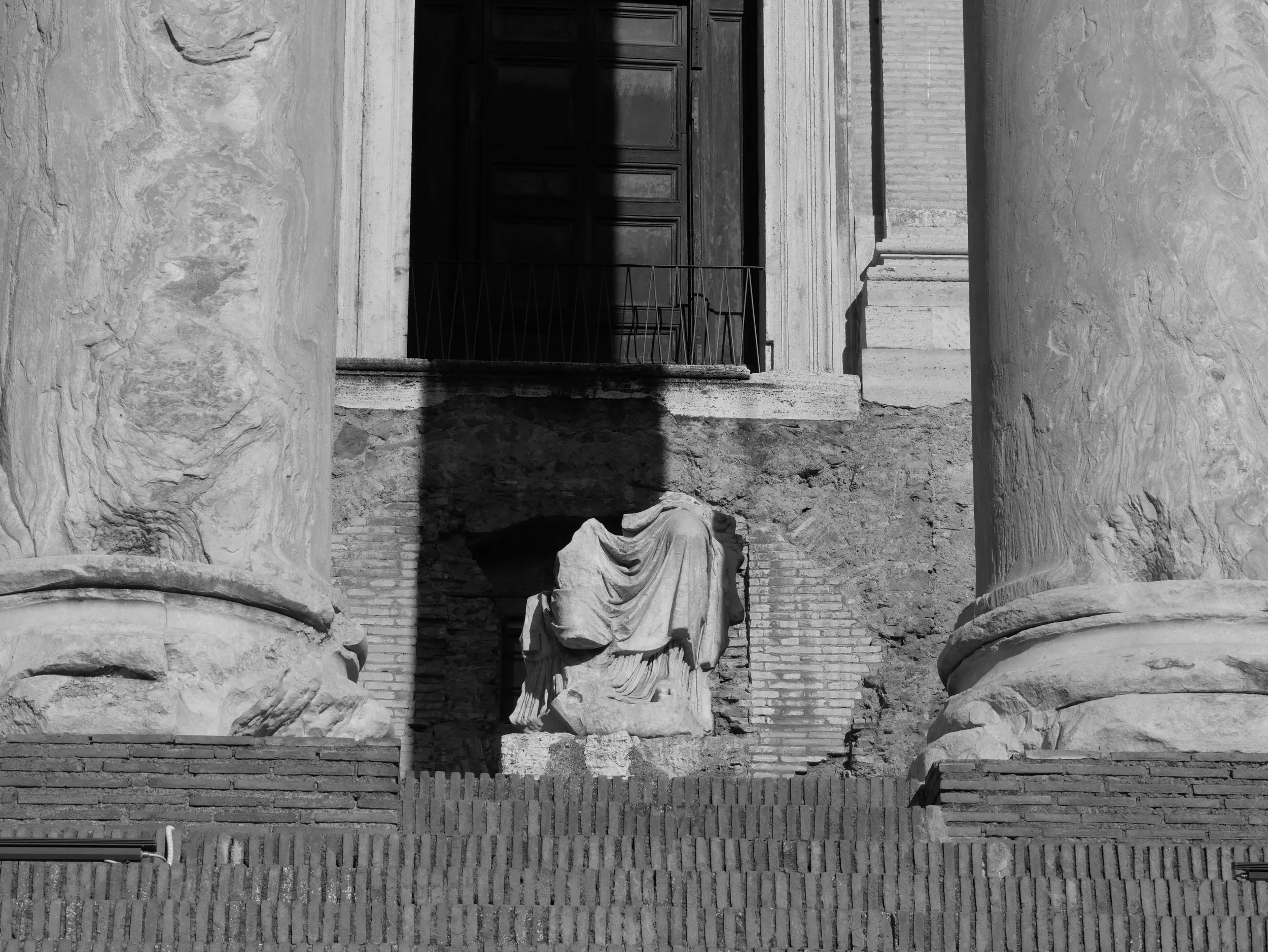 middle - 2025 - Digital photograph