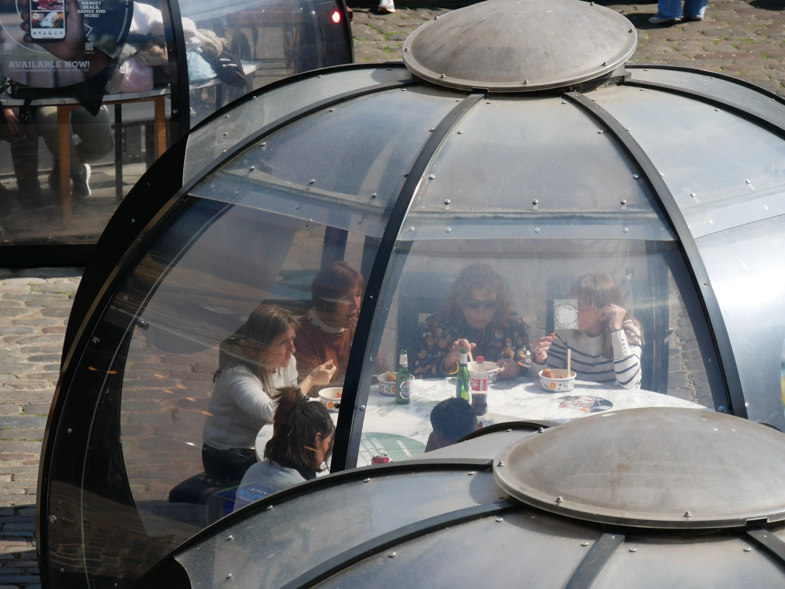 bubble dinner - 2026 - Digital photograph