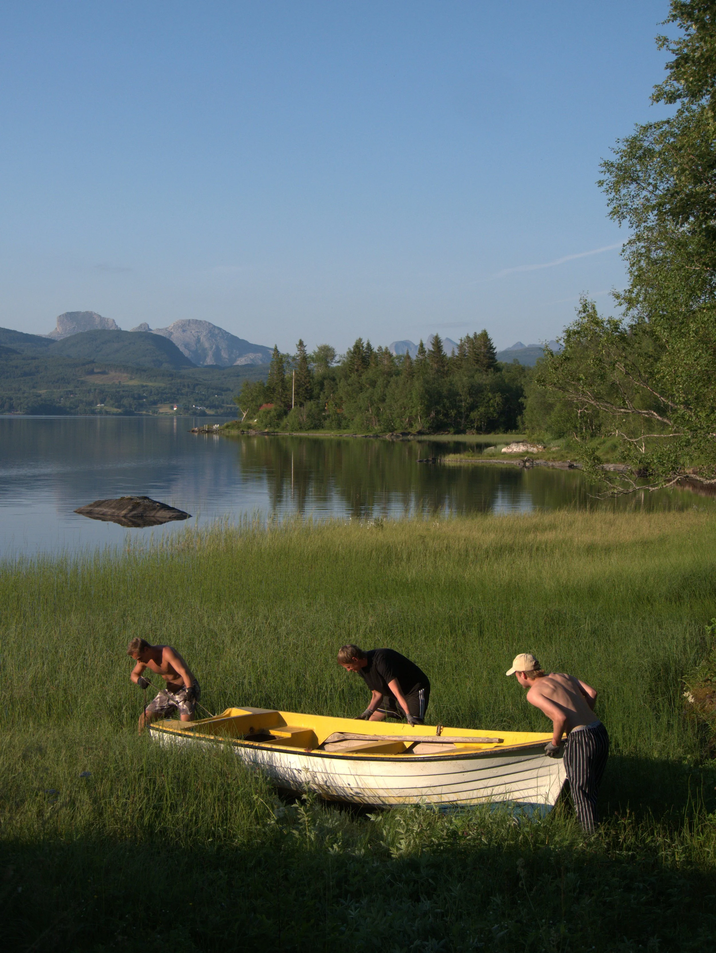 guttene på jobb - 2025 - Digital photograph