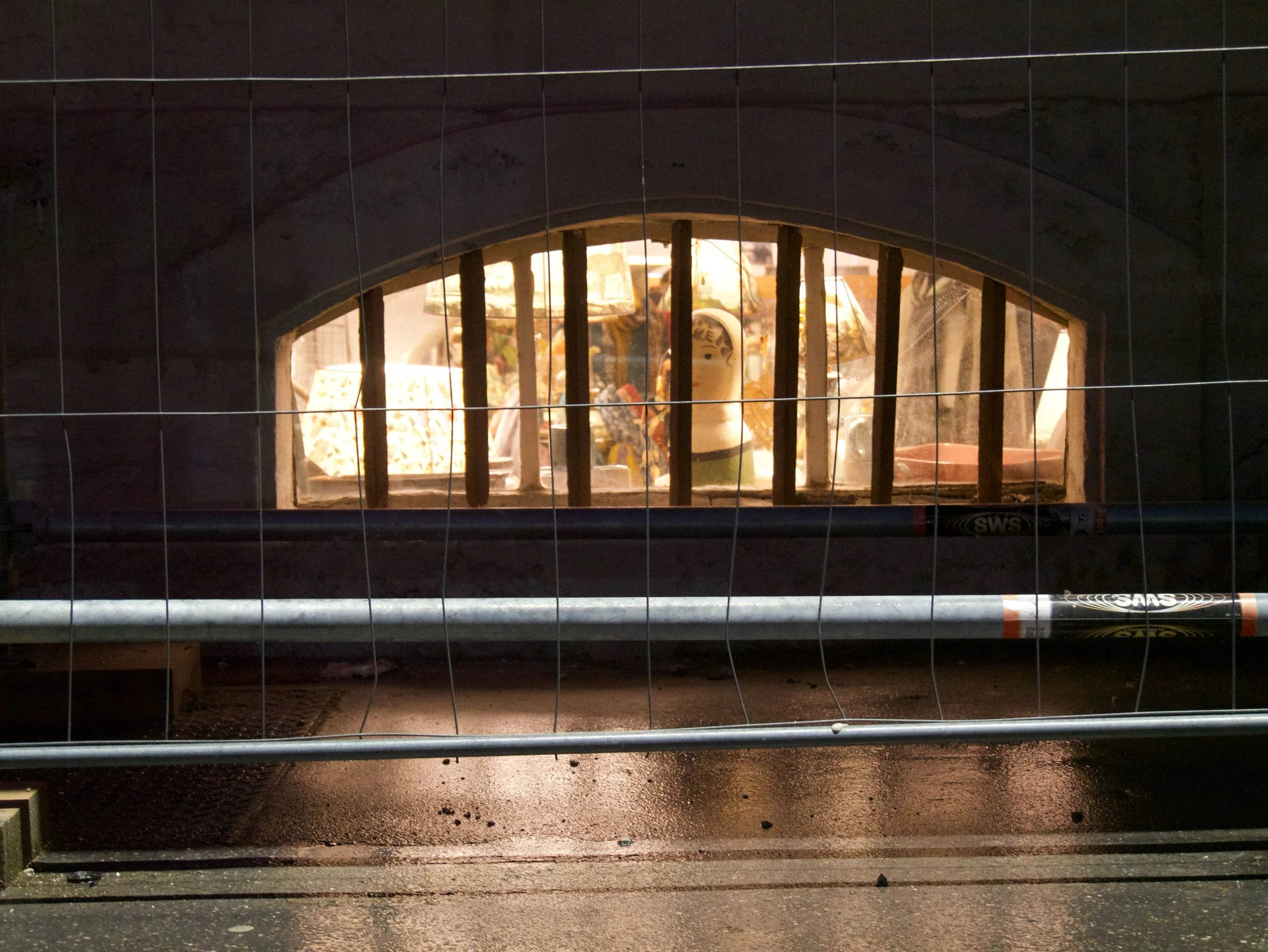 magasin en sous-sol, Place Bellecour - 2025 - Digital photograph