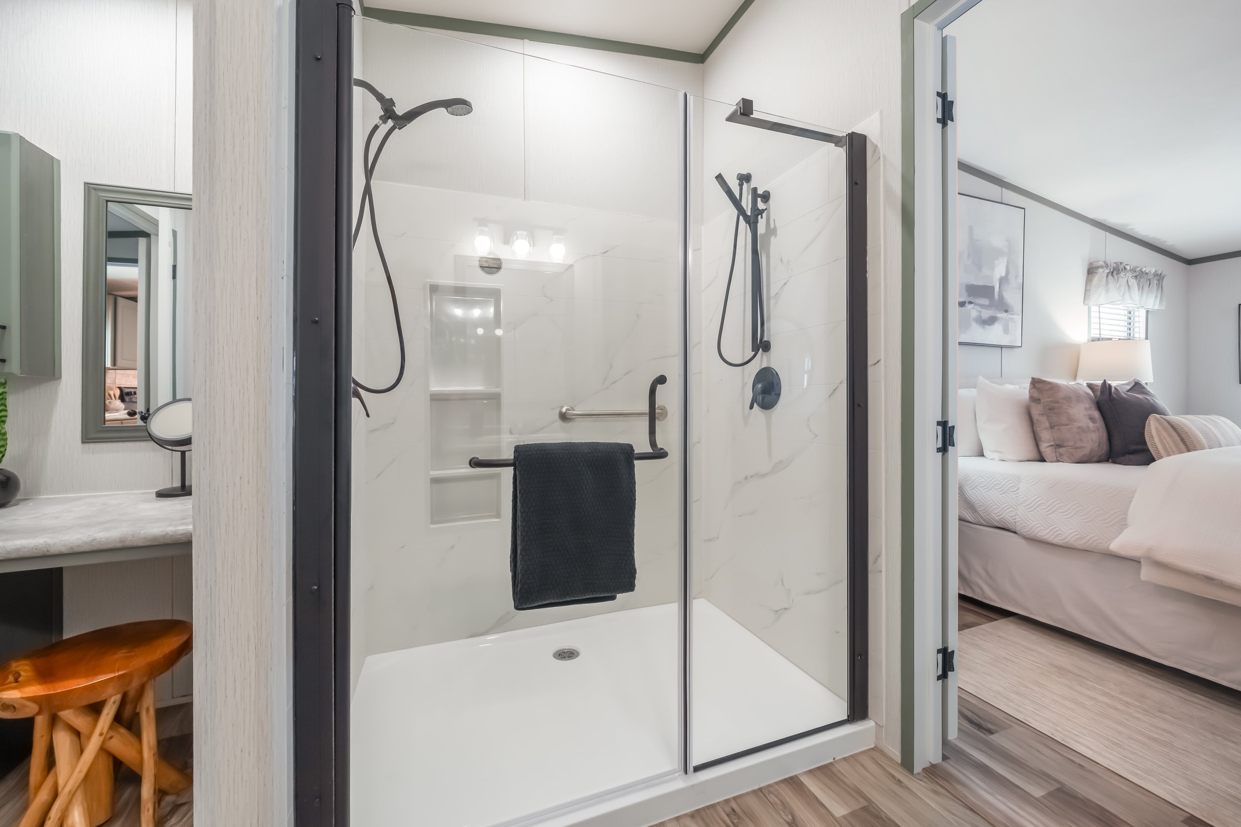 Legacy_H-3248-32A_Bath_9430-1.jpg