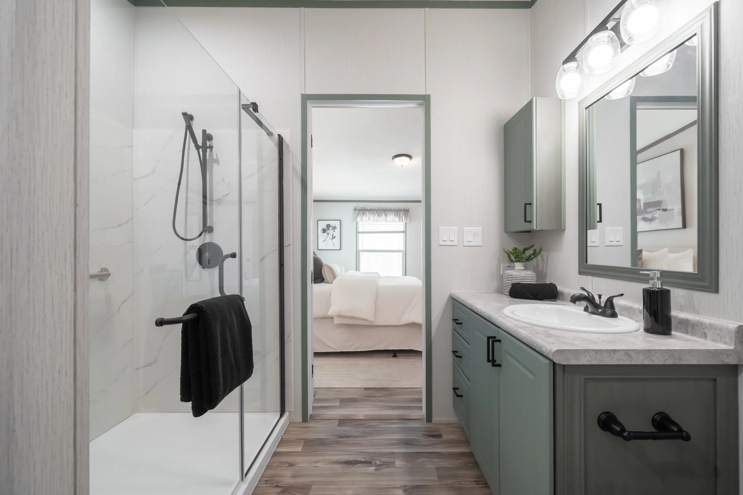 Legacy_H-3248-32A_Bath_9420-1.jpg