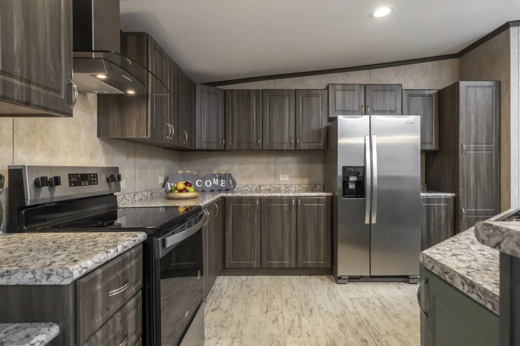 3256_42B_doublewide_kitchen_4.jpg