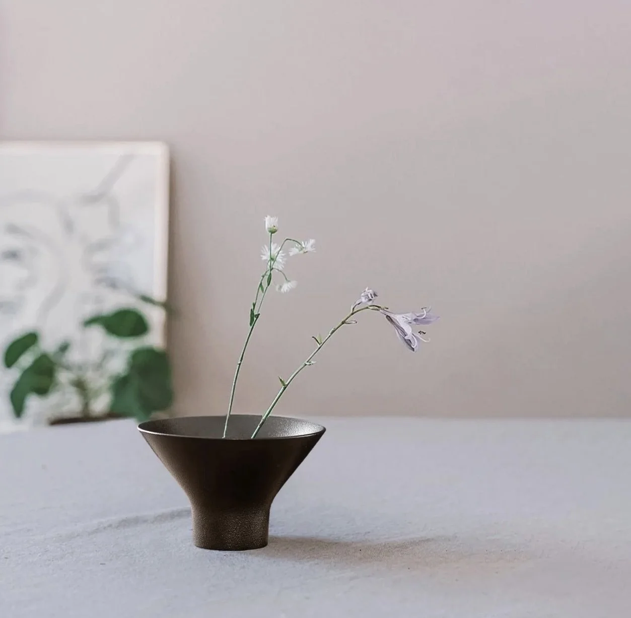 Black Ceramic Ikebana Bowl: Wabi-Sabi Japanese Floral Vase