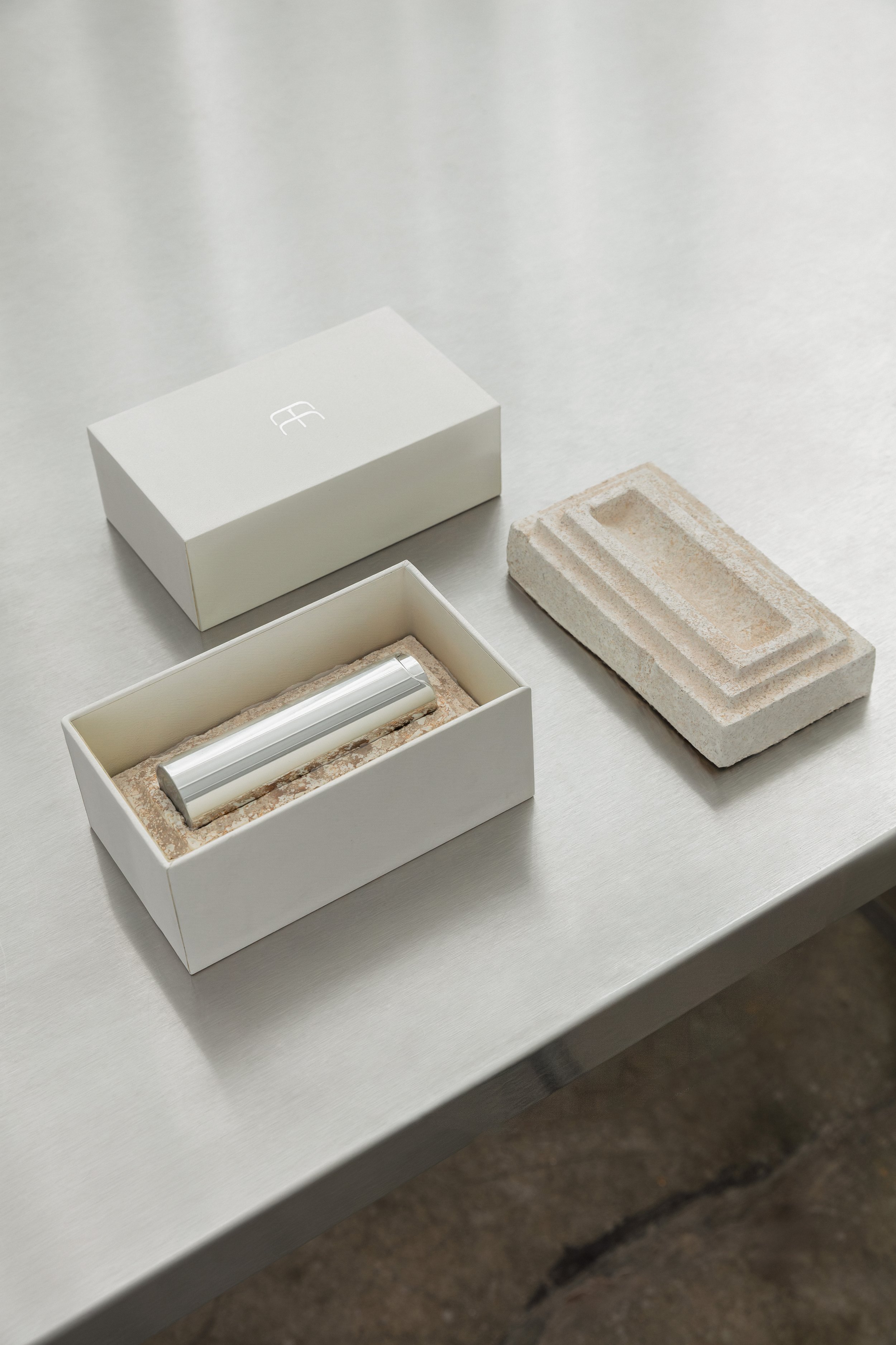 Custom mycelium packaging insert developed by Monterr Lab to protect a premium cosmetic product.