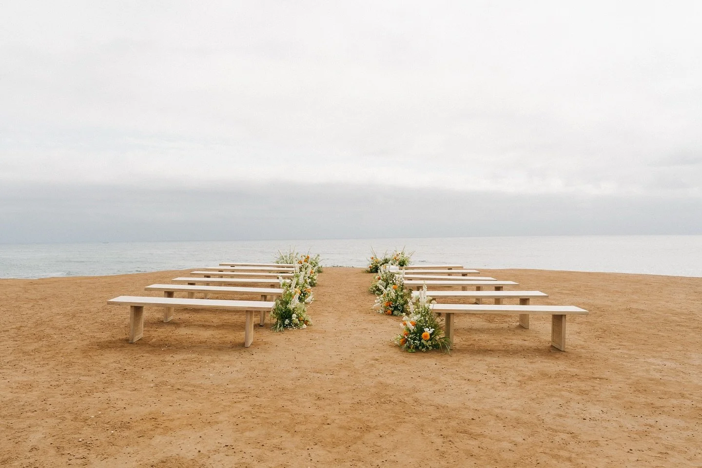 An intimate Sunset Cliffs ceremony we won&rsquo;t forget &mdash;&mdash; 🤍

Vendor Team 
| Wedding Planner @sierrajamesevents 
| Photographer @savanahpoolphotography 
| Content Creator @mhcontentcreation 
| Florist @flrshop__ 
| Rentals @adorefolklor
