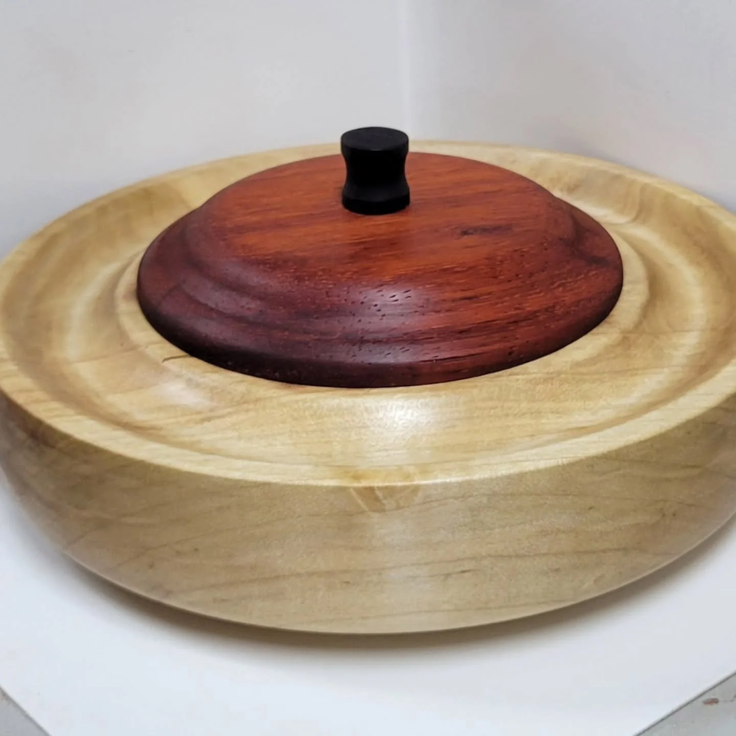 Sugar Maple D&amp;D Dice Tray with Padauk and Ebony lid

#dungeonsanddragons #dice #woodturning