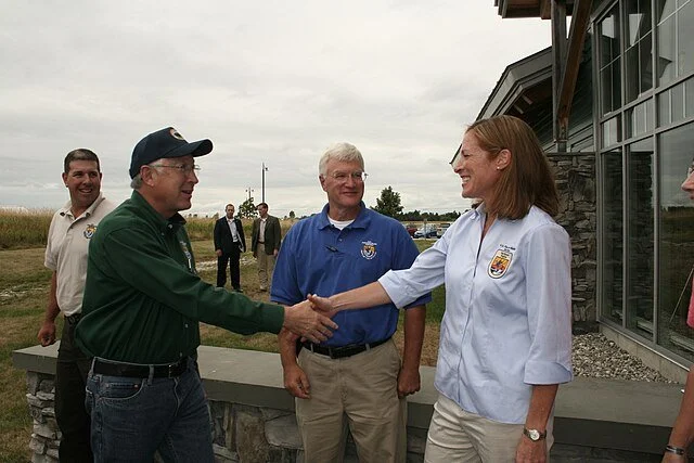 Acting_Northeast_Regional_Director_Wendi_Weber_welcomes_Secretary_Salazar_to_Mississquoi_NWR_(6049581758).jpg