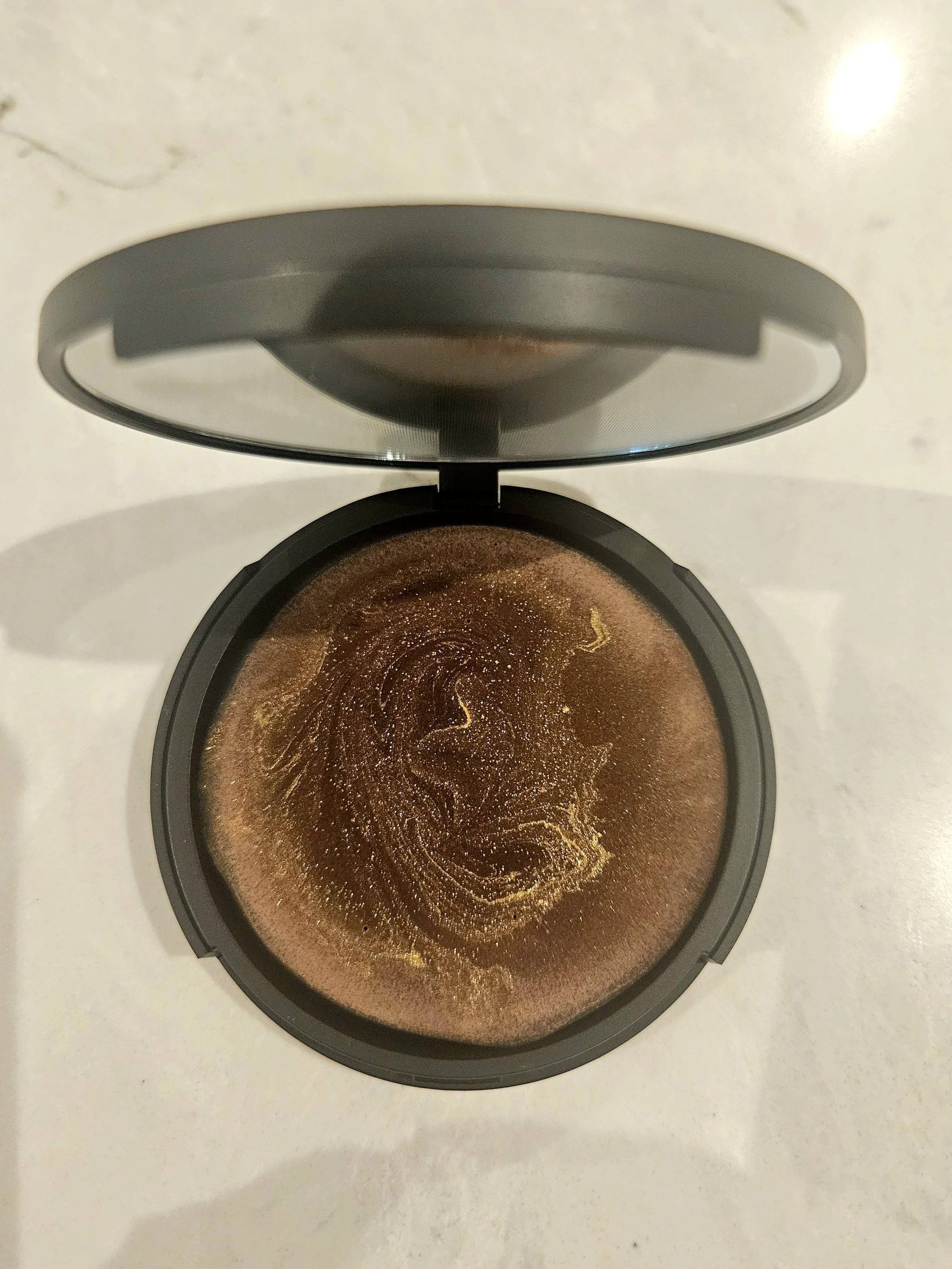 Bronzer 2.jpg