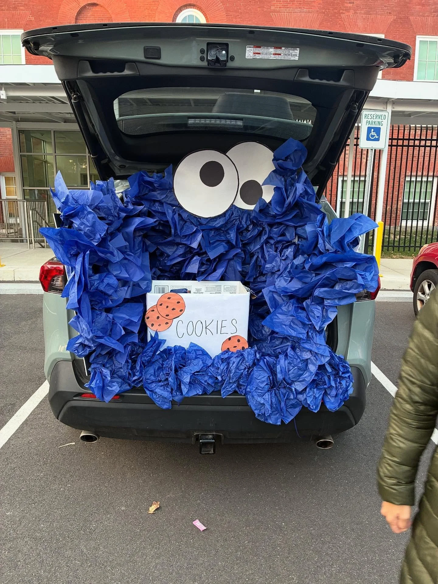 🎃 What a spook-tacular night we had on Friday…Miner's Annual Trunk-or-Treat was an unforgettable blast, thanks to your amazing car decorations, costumes, and spirit. Hats off to our talented teachers, families, and staff who made it all happe