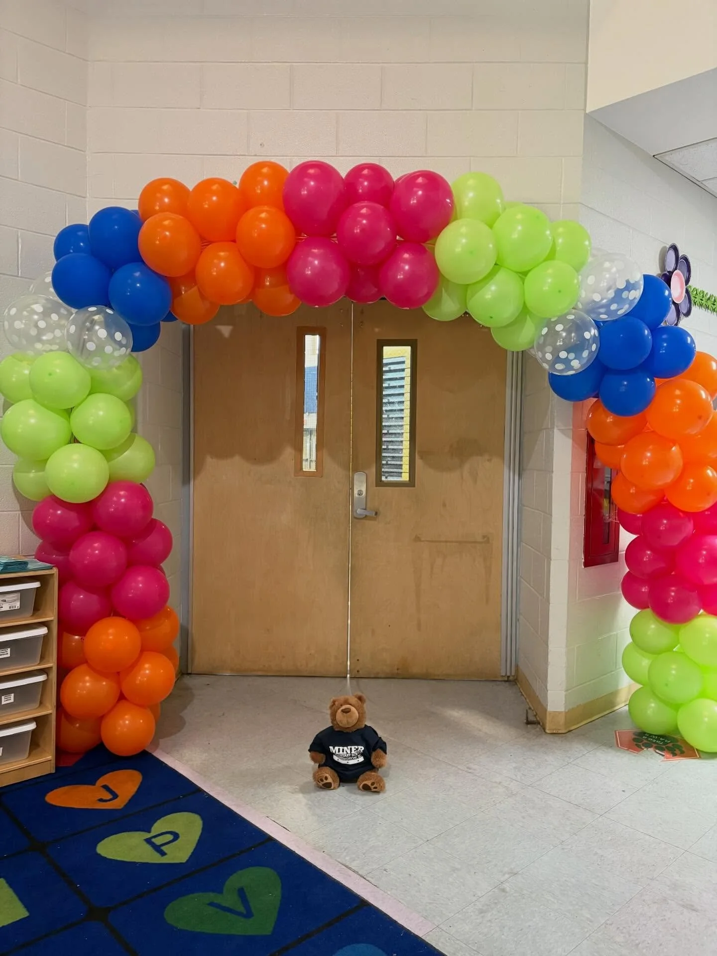 Miner Arts Night 🎨🫟🎤 Officially bear-approved 🐻🎨

The Miner Bears made their rounds, the creativity was on full display, and our community showed up in the best way. From performances to masterpieces-in-the-making, it was one of those nights tha