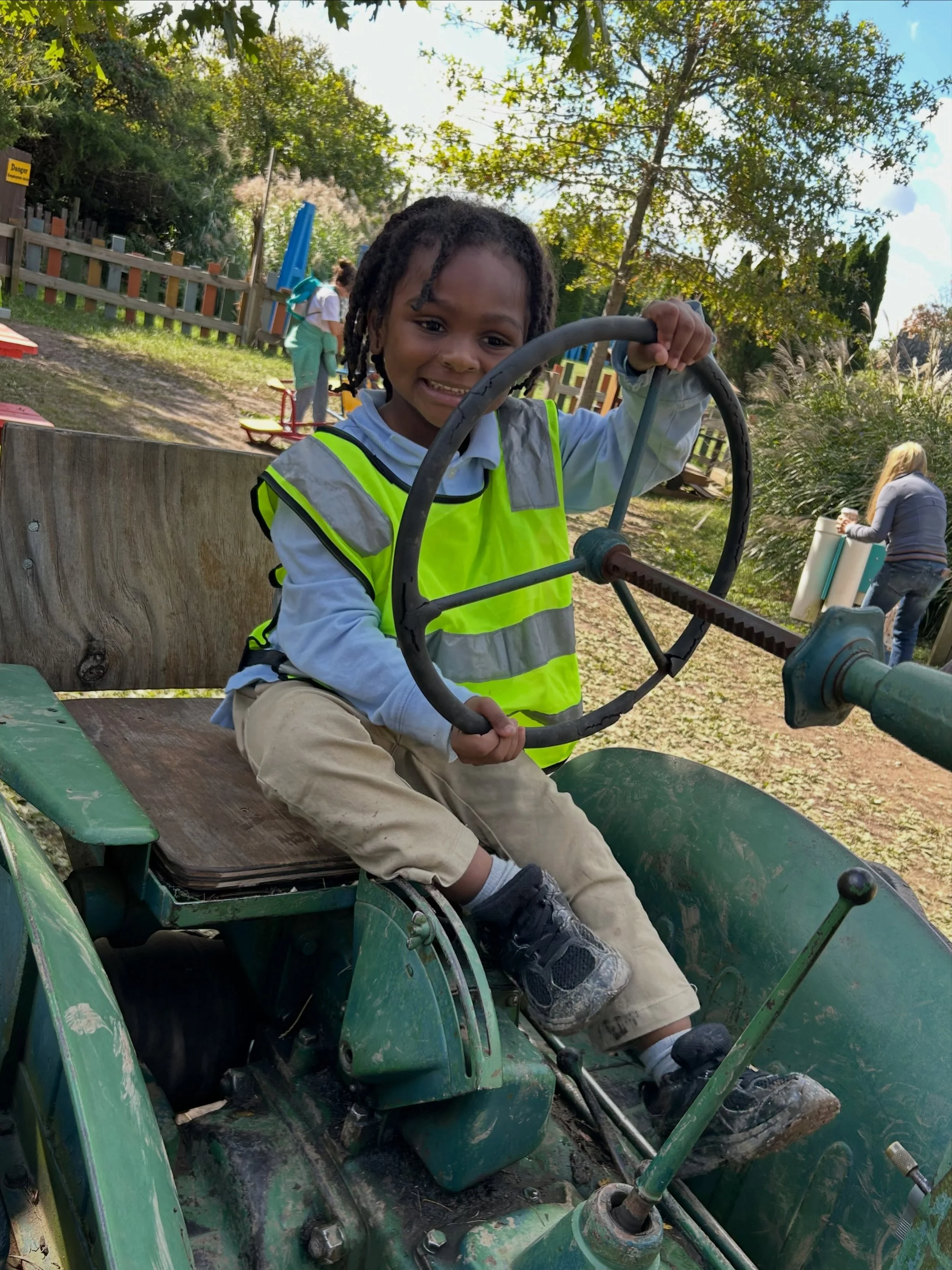Hayrides, happy faces, and fall memories! Pre-K 4 took learning to the farm! 🍁🐐🚜

#coxfarms 
#MinerES
#PreK4