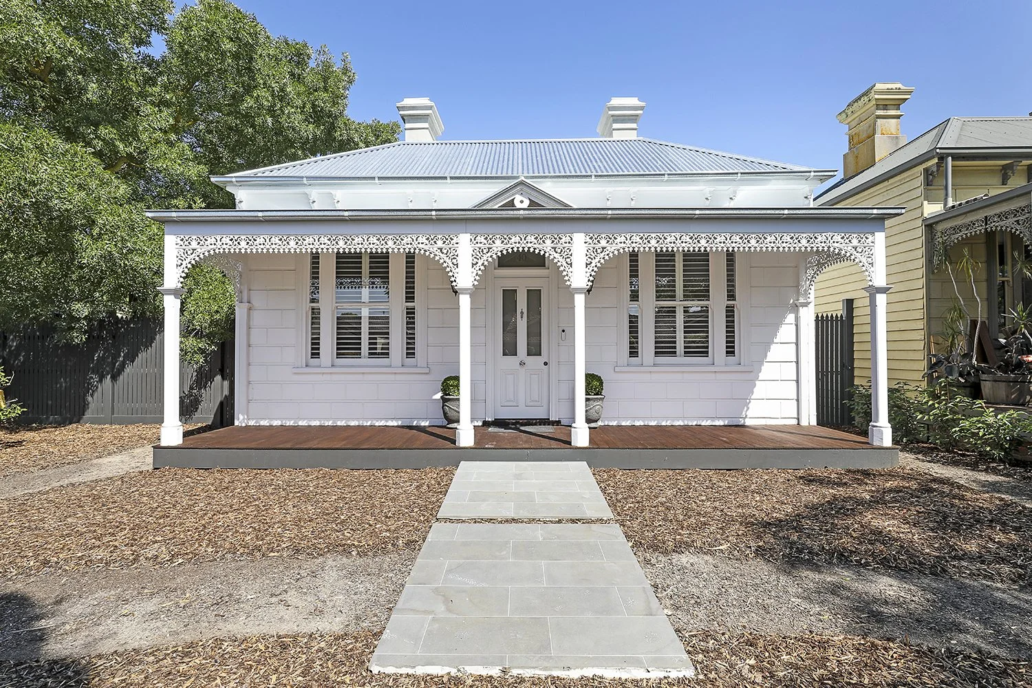 Como Street Alphington Front Farcarde.jpg