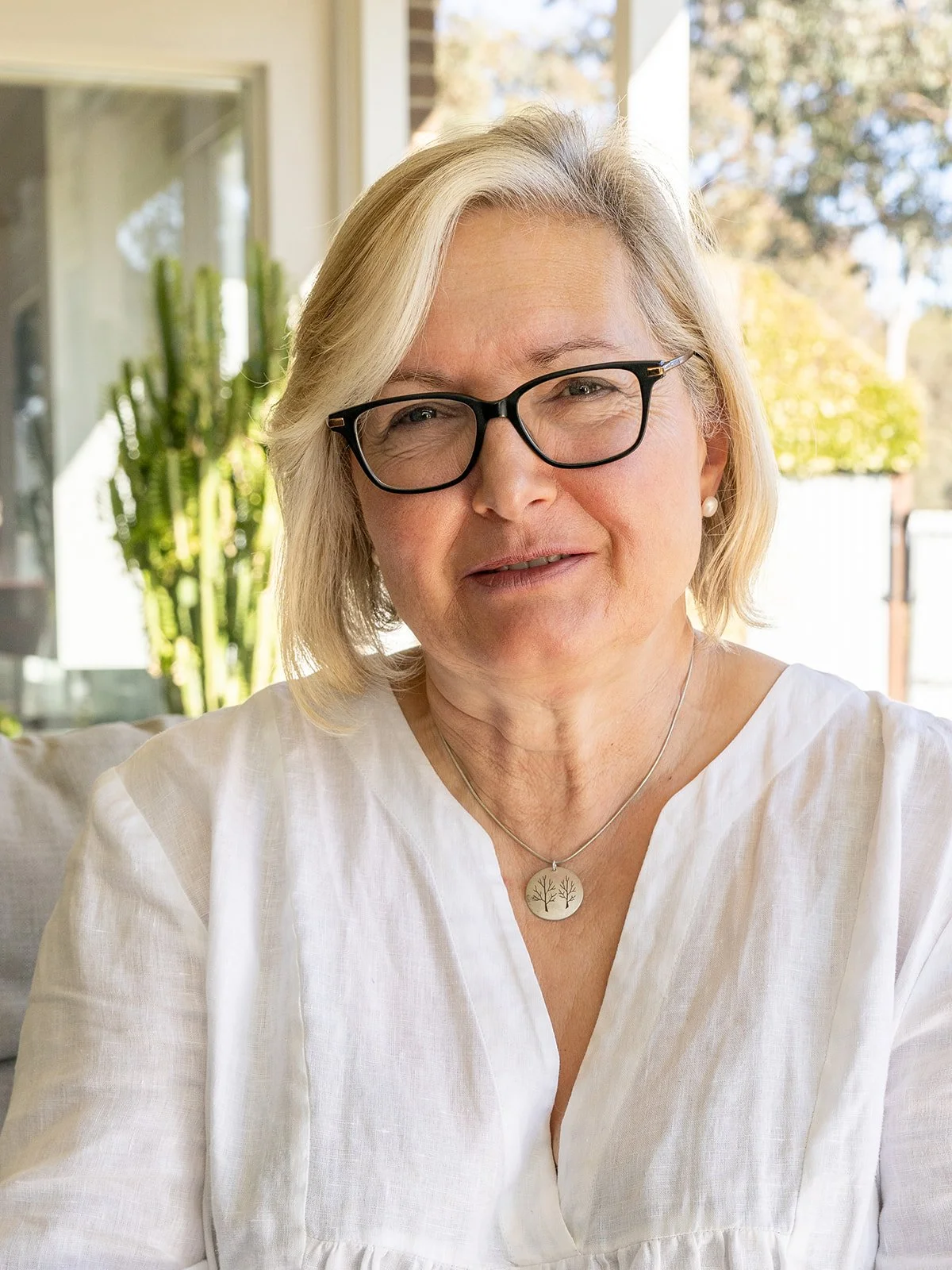 Dreamline- Homes-Julie-Hammond-Finance-headshot-Final_websize.jpg