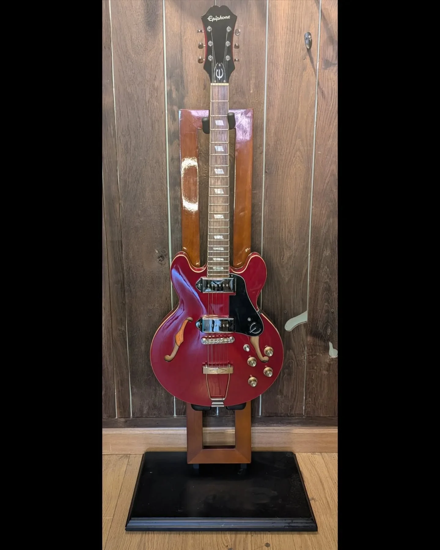 Epiphone 335 in Berry Burst: $550.00