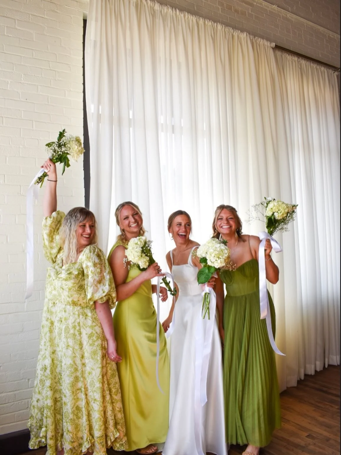 Being surrounded by your people on your special day- nothing better!🤍✨