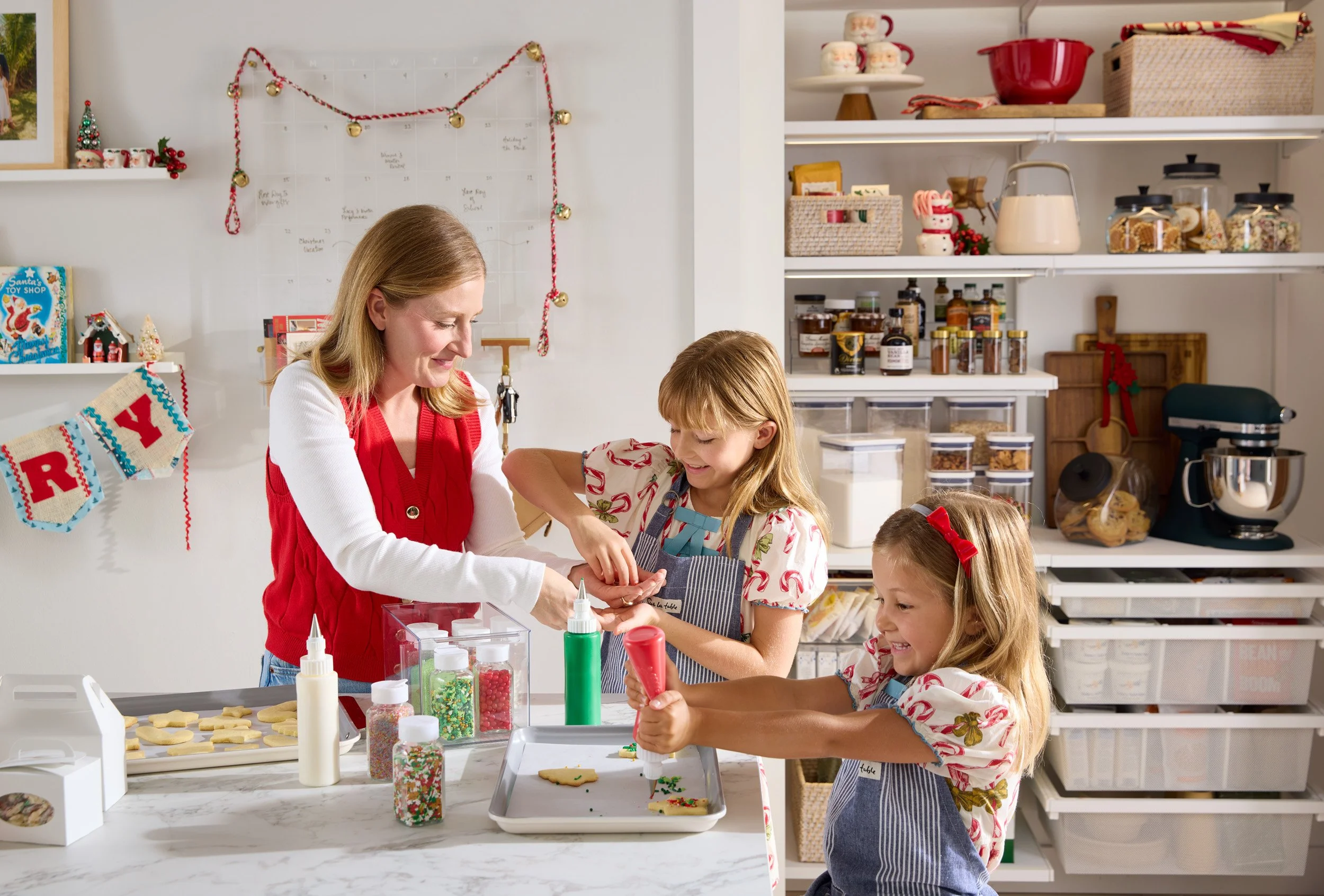 S3-24-holiday-pantry-v1-talent_324.jpg
