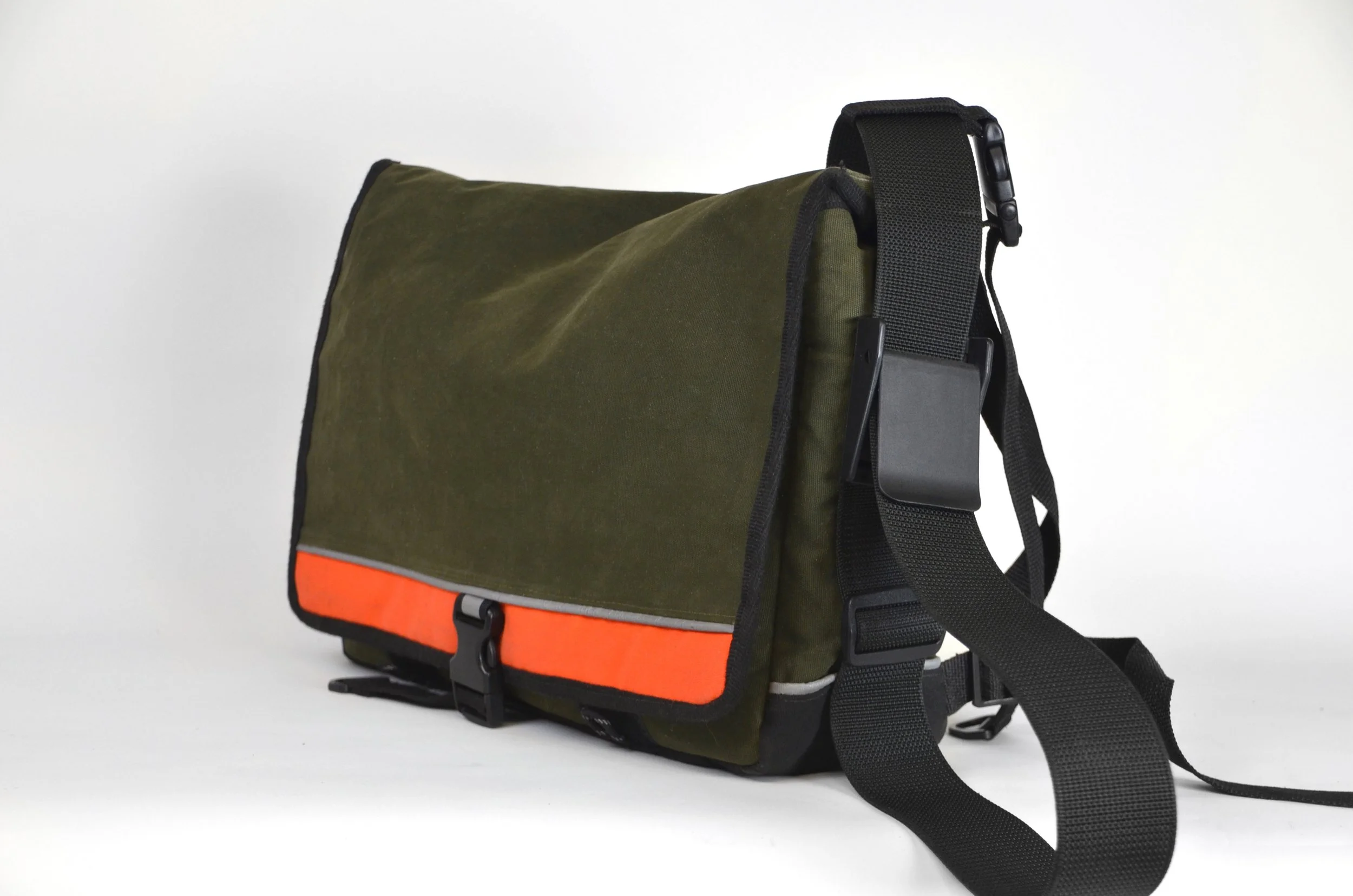 grn ornge messenger.jpg