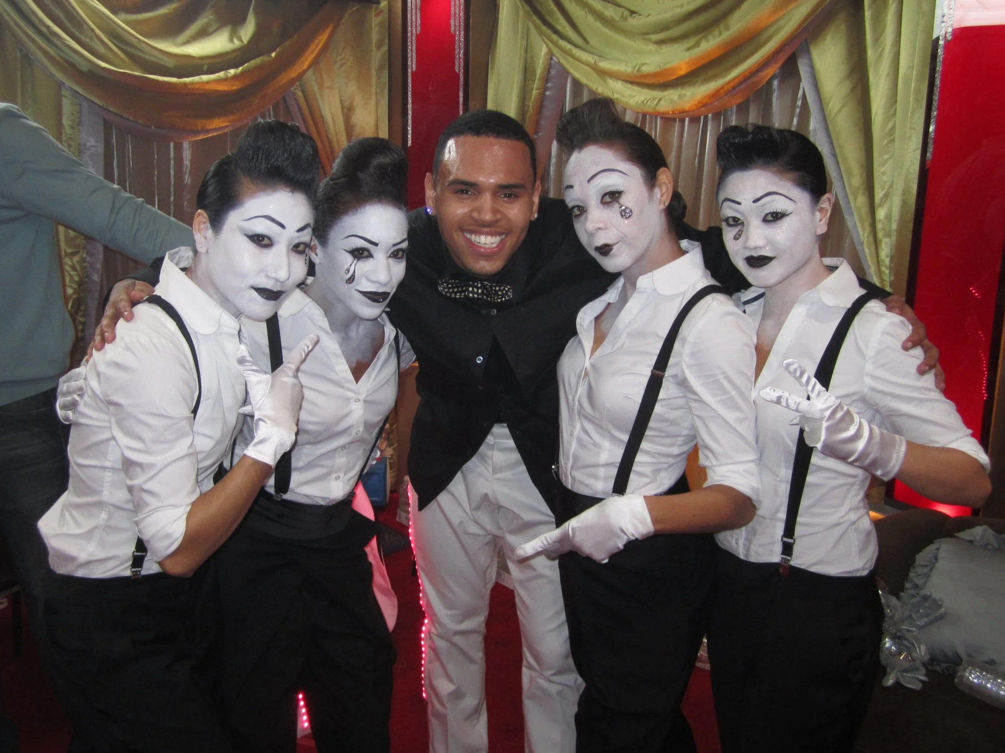 Backstage DWTS Chris Brown- "Yeah 3x"
