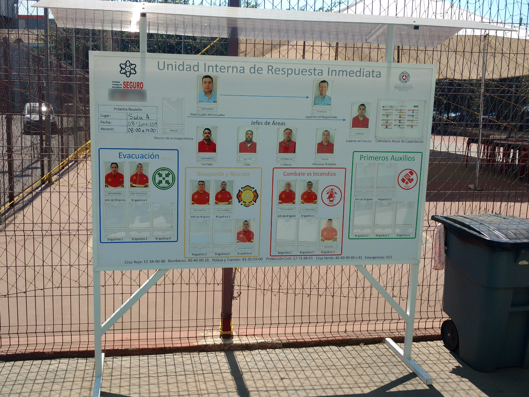 Pizarrón de Emergencias con Porta hojas