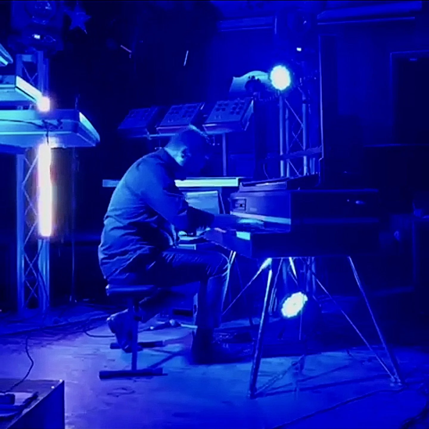 Paul Sykes live performance photo