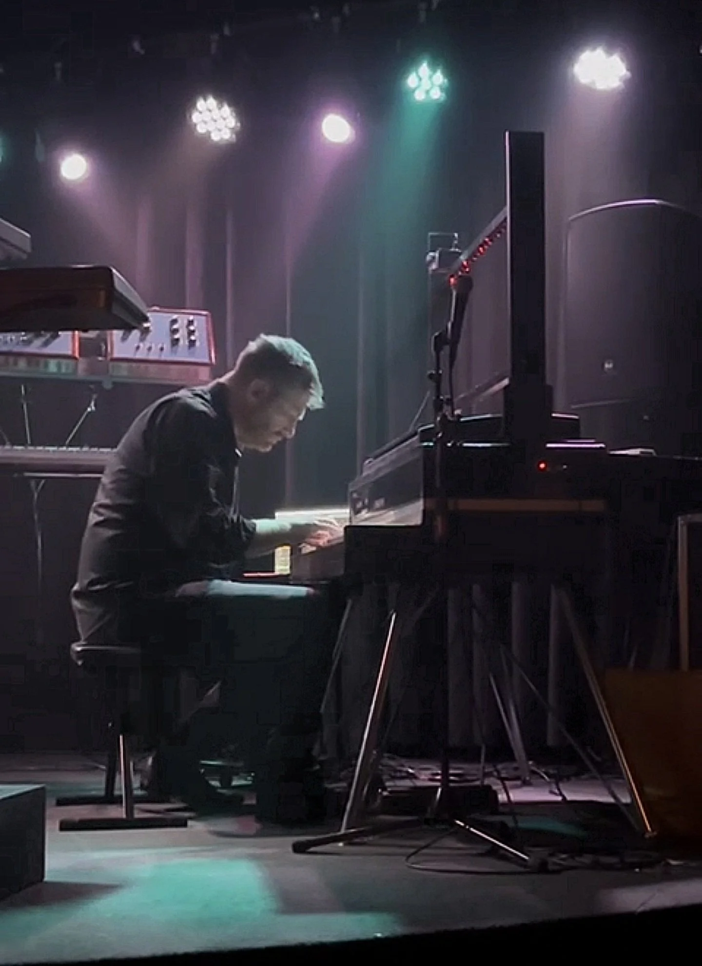 Paul Sykes live performance photo