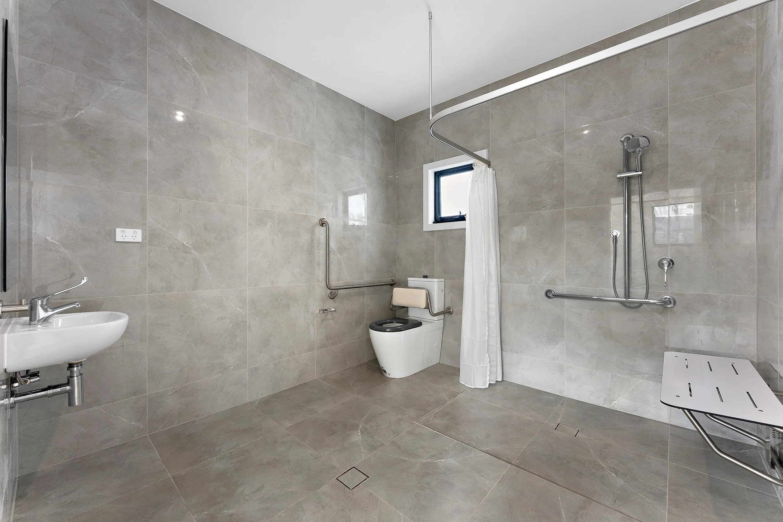 Bath2.jpg