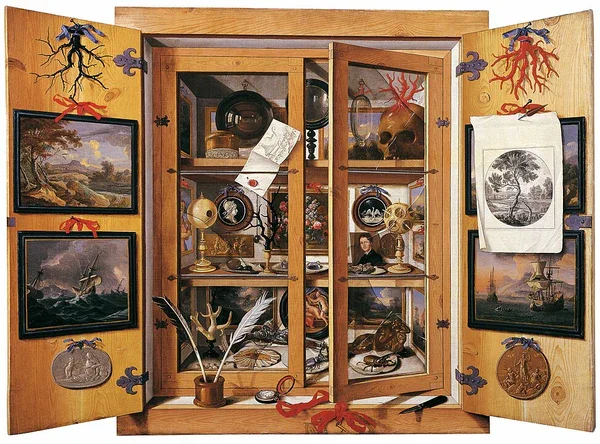 973px-Domenico_Remps_-_Cabinet_of_Curiosities_1_600x600.webp